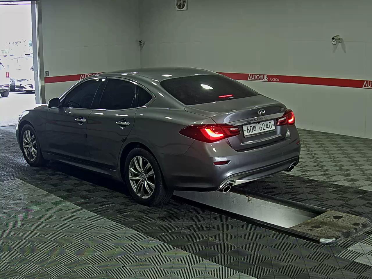 Infiniti Q70 2015 - Image 5