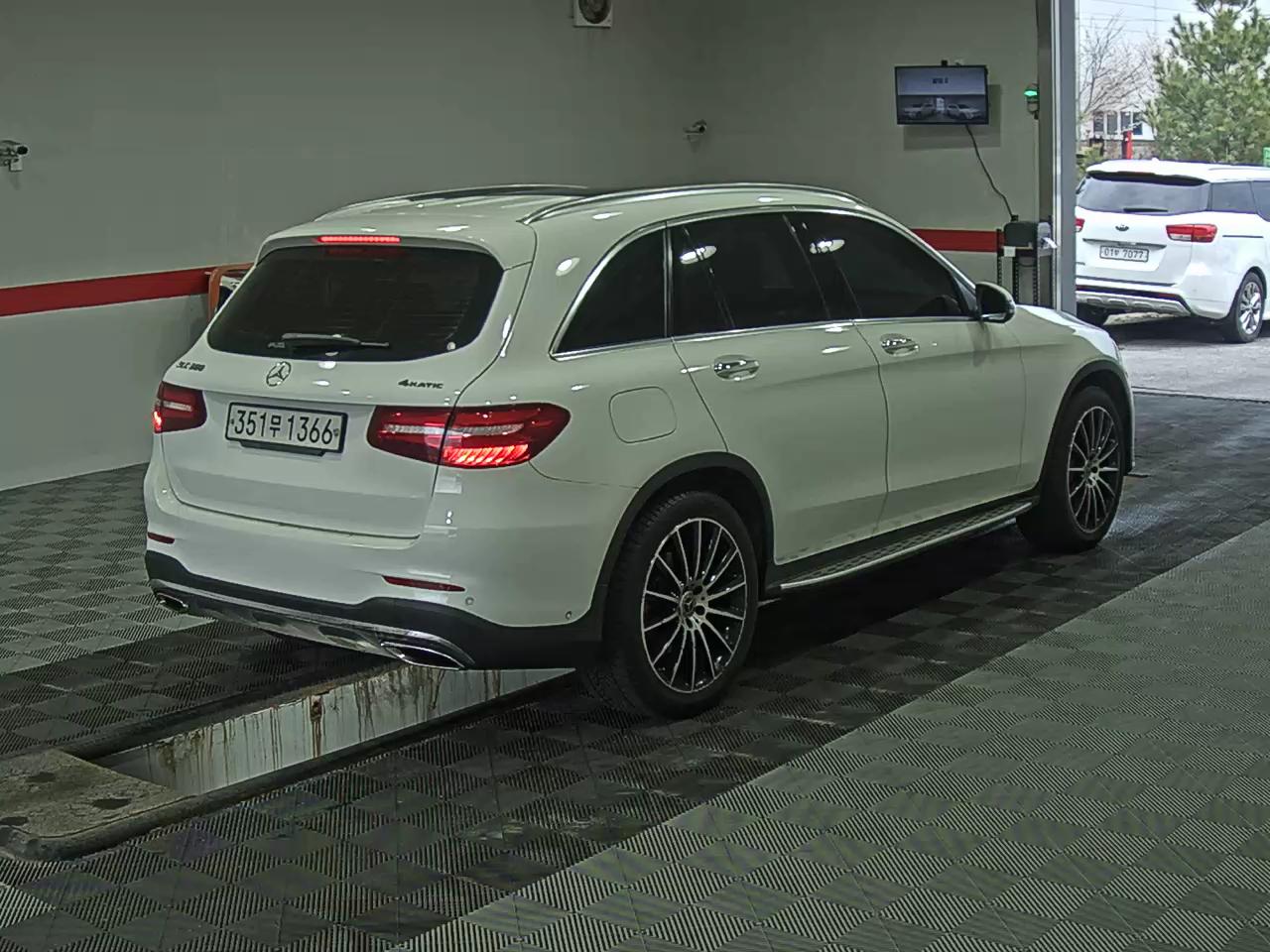 Mercedes-Benz GLC-Class 2019 - Image 4
