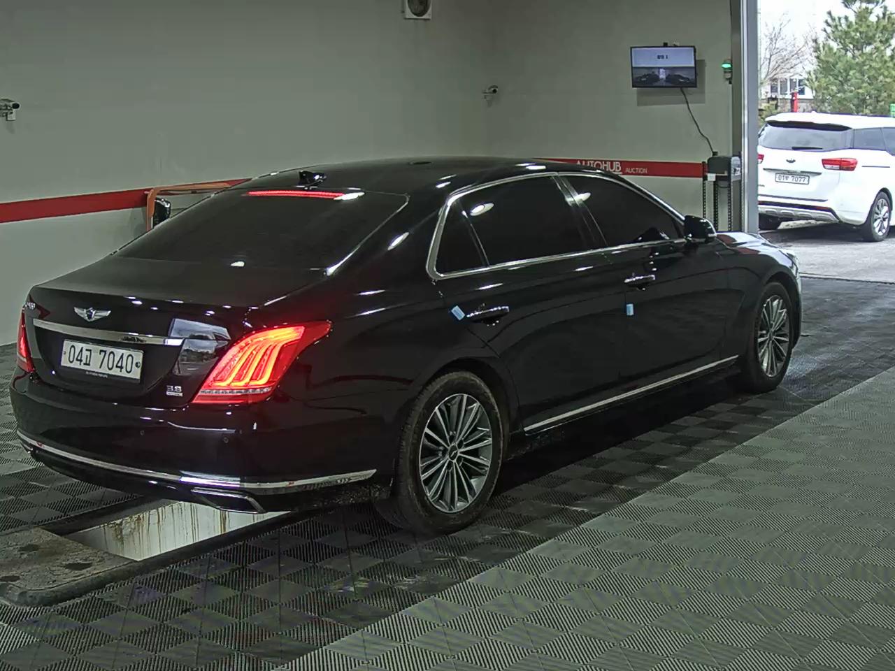 Hyundai Genesis EQ900 2017 - Image 4