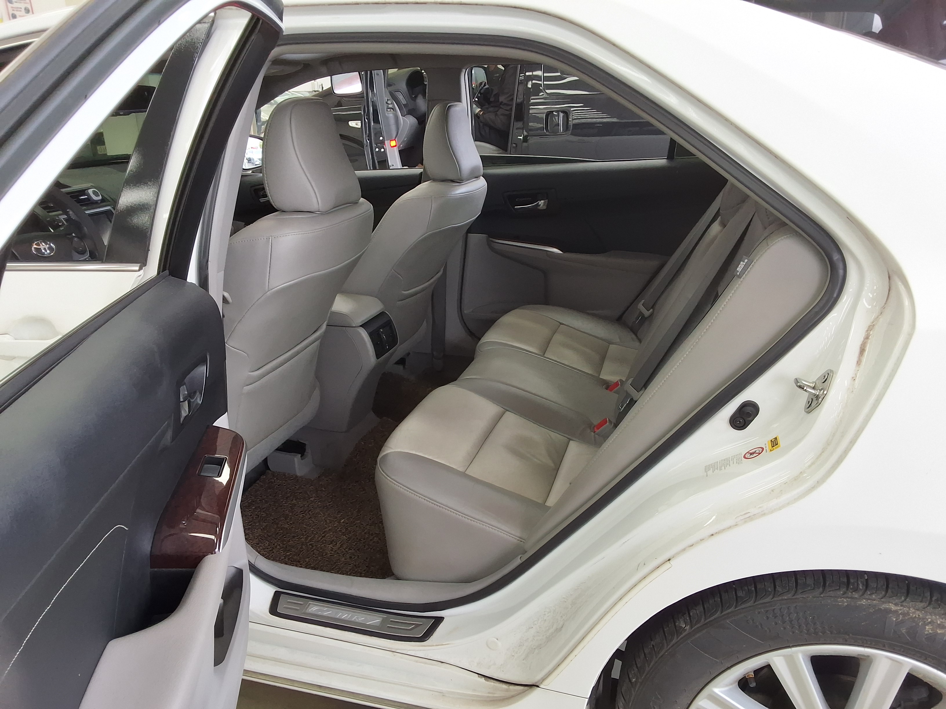 Toyota Camry - 11