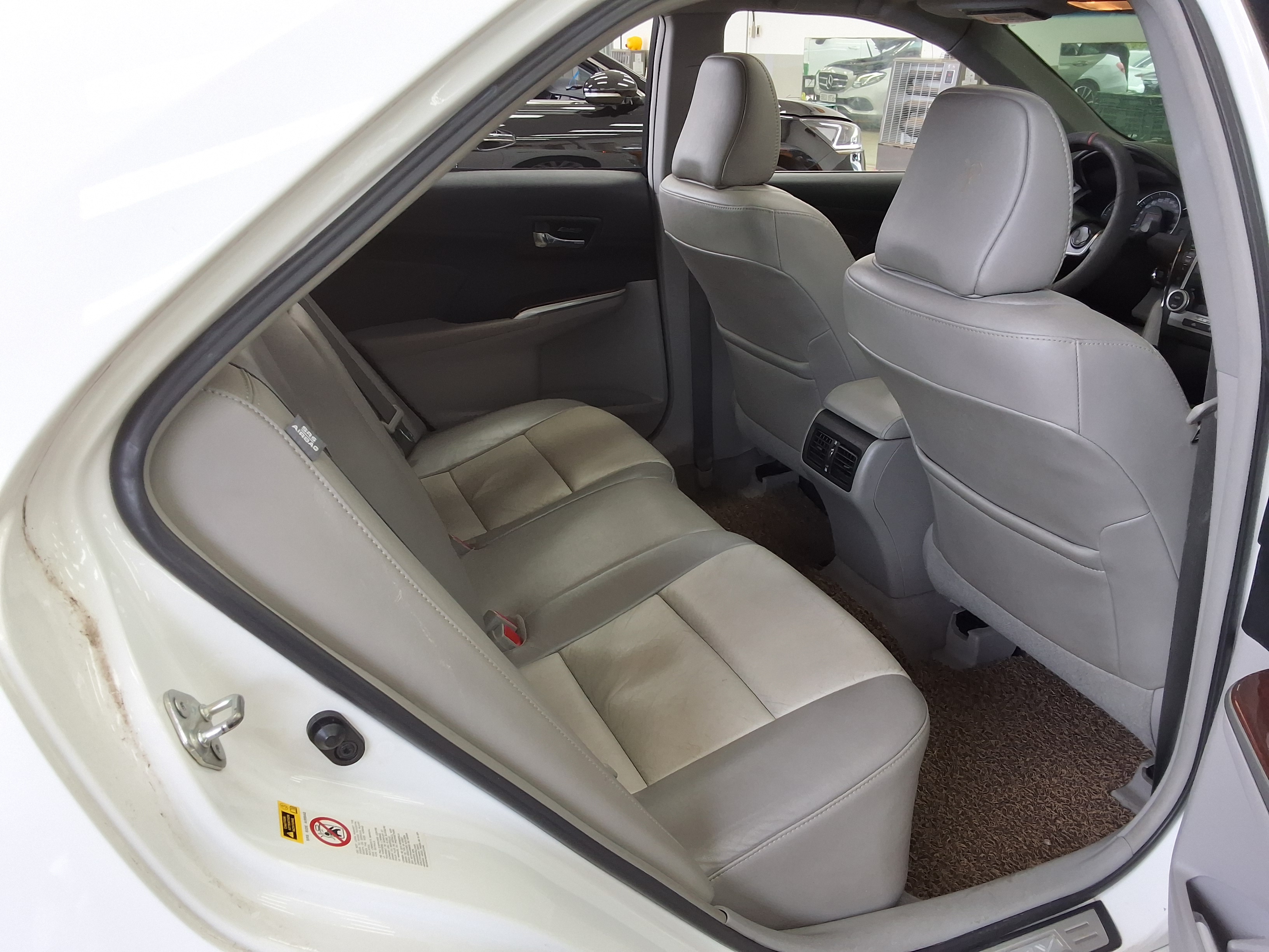 Toyota Camry - 12