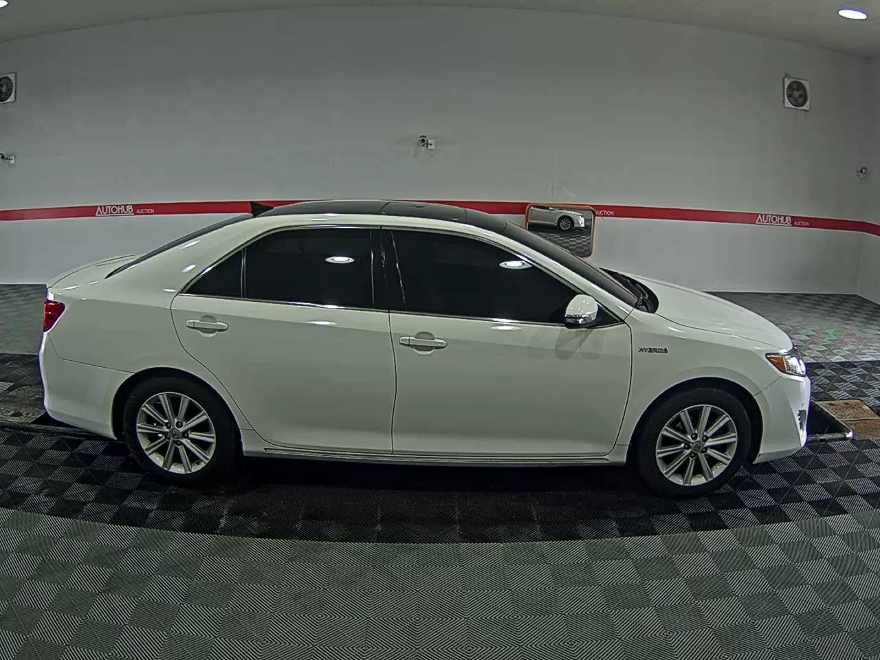 Toyota Camry - 3