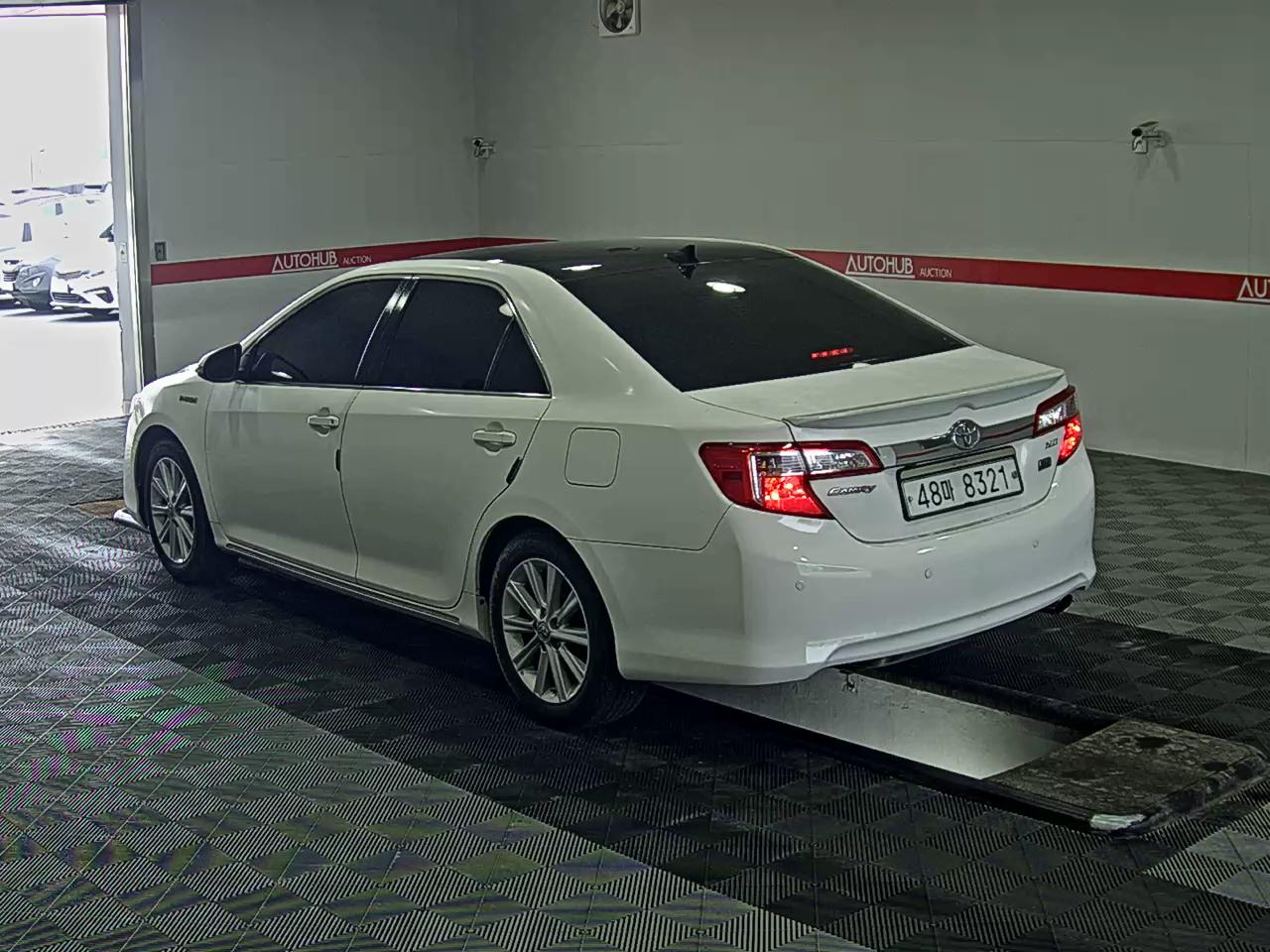 Toyota Camry - 5