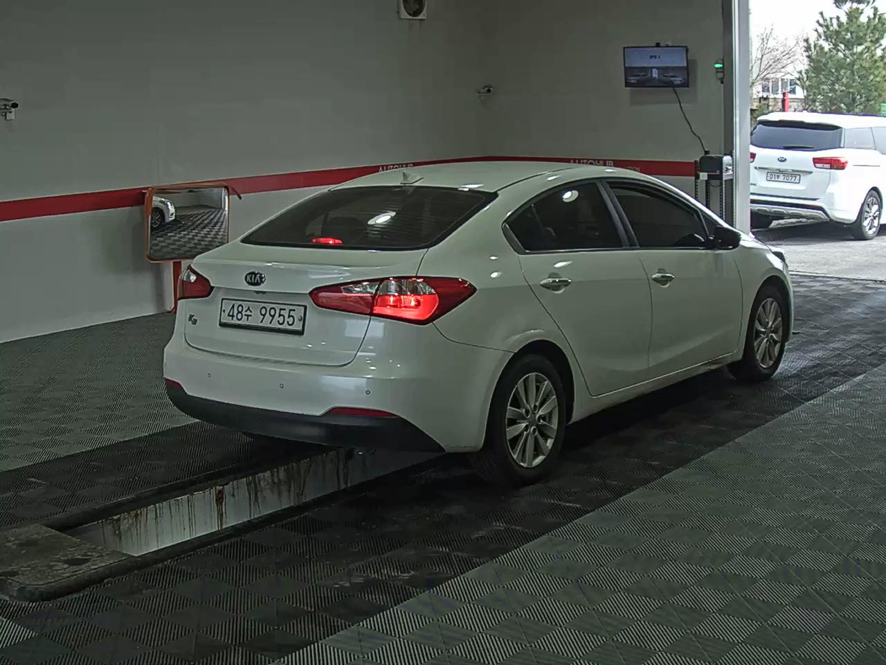 Kia K3 - 4
