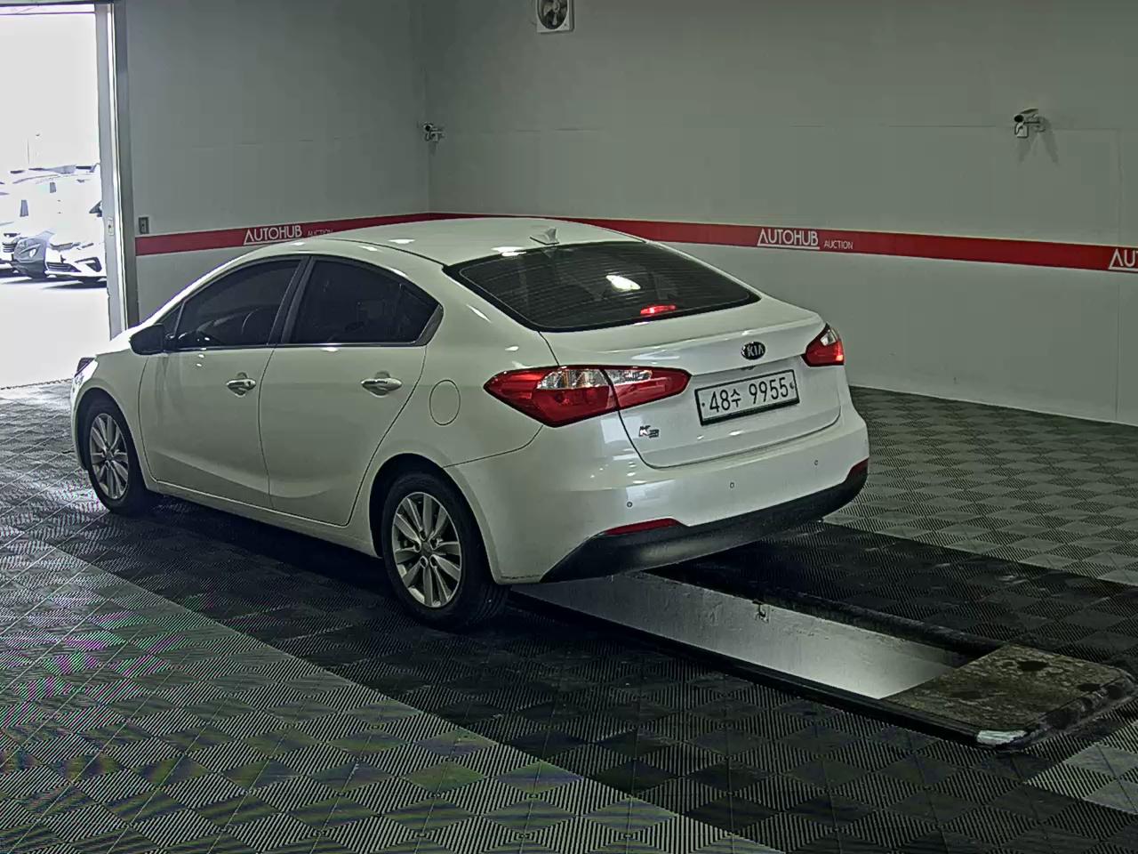 Kia K3 - 5