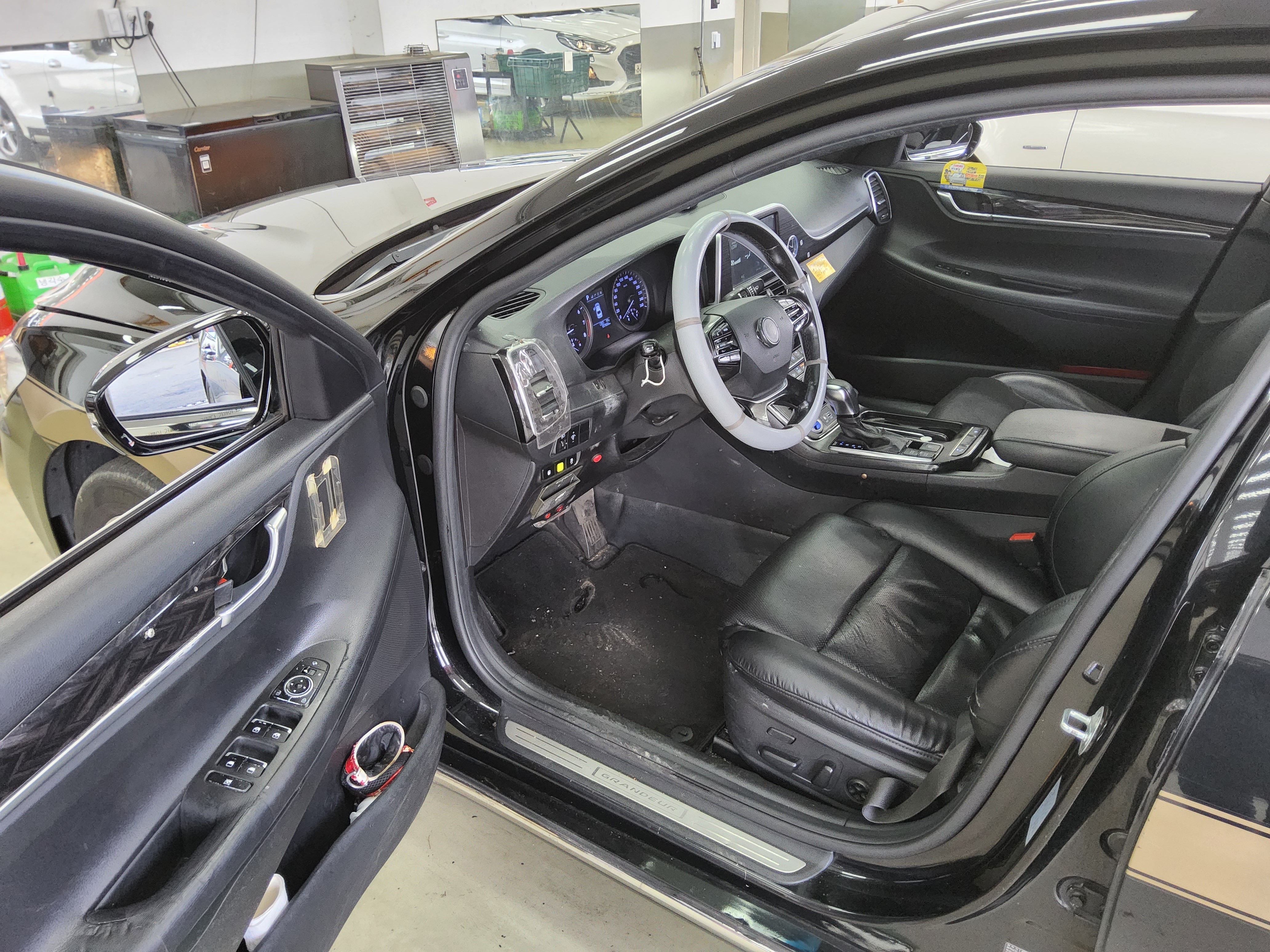 Hyundai Grandeur 2017 - Image 9