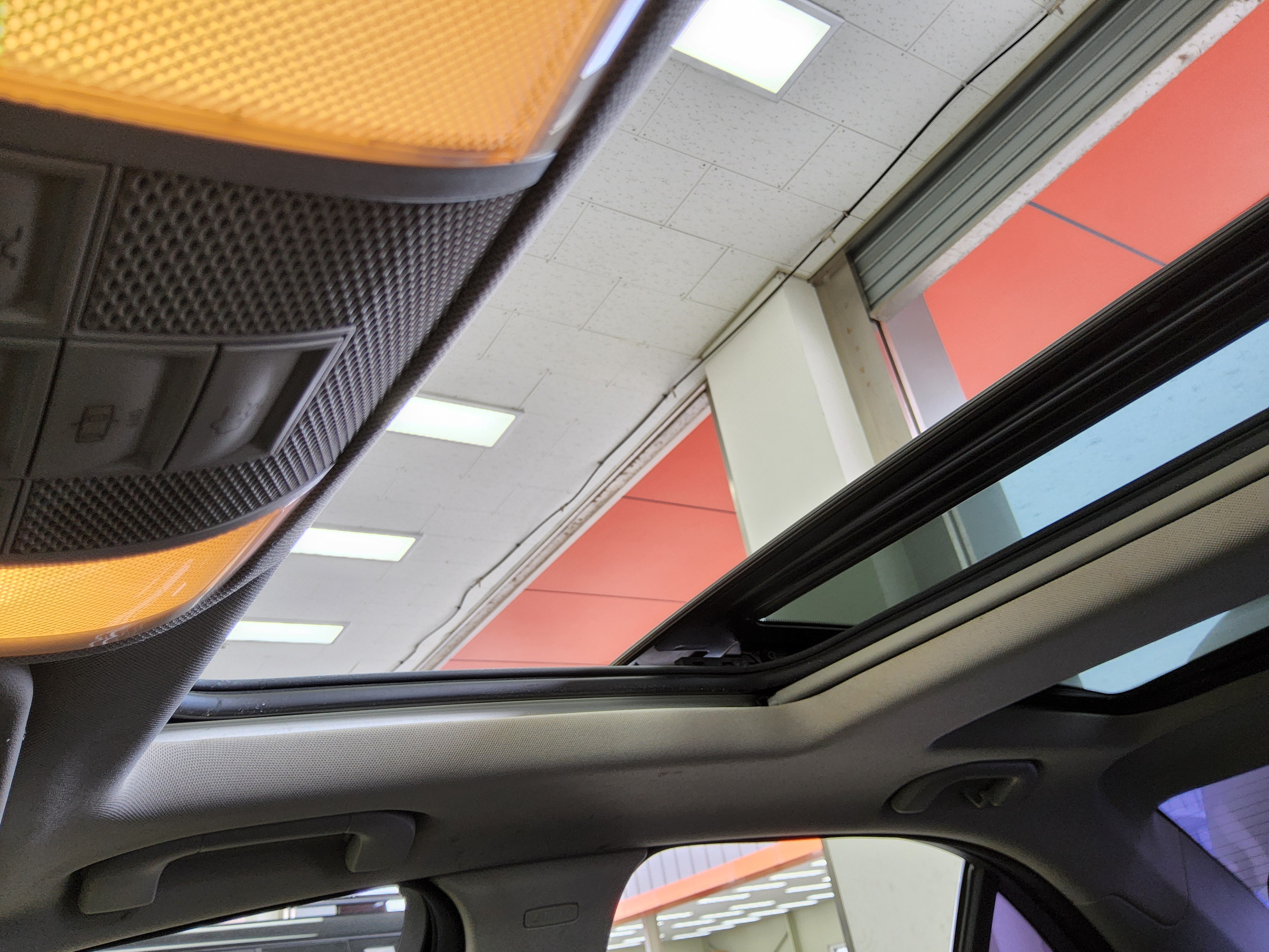 Mercedes-Benz C-Class 2011 - Image 16