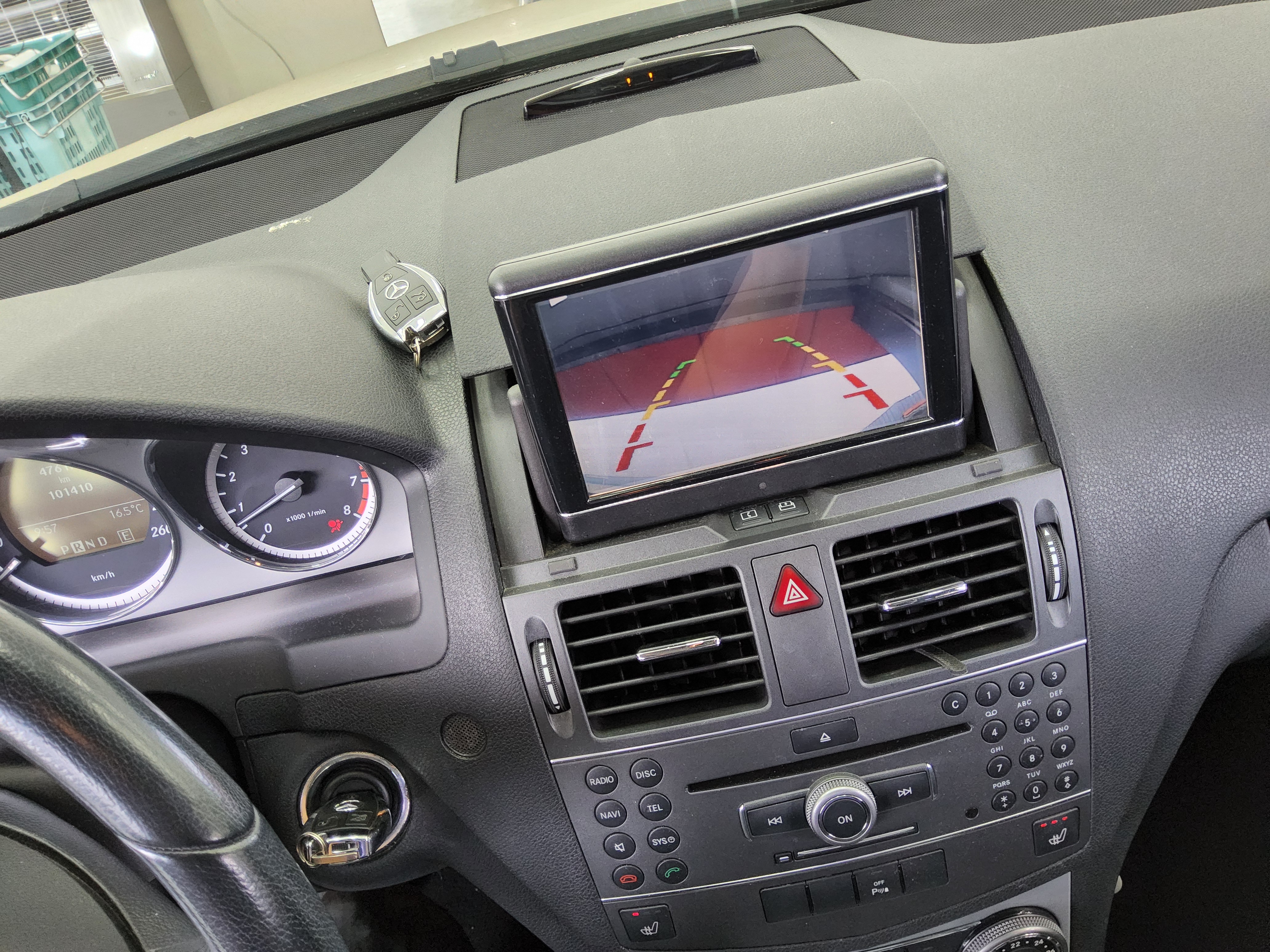 Mercedes-Benz C-Class 2011 - Image 17