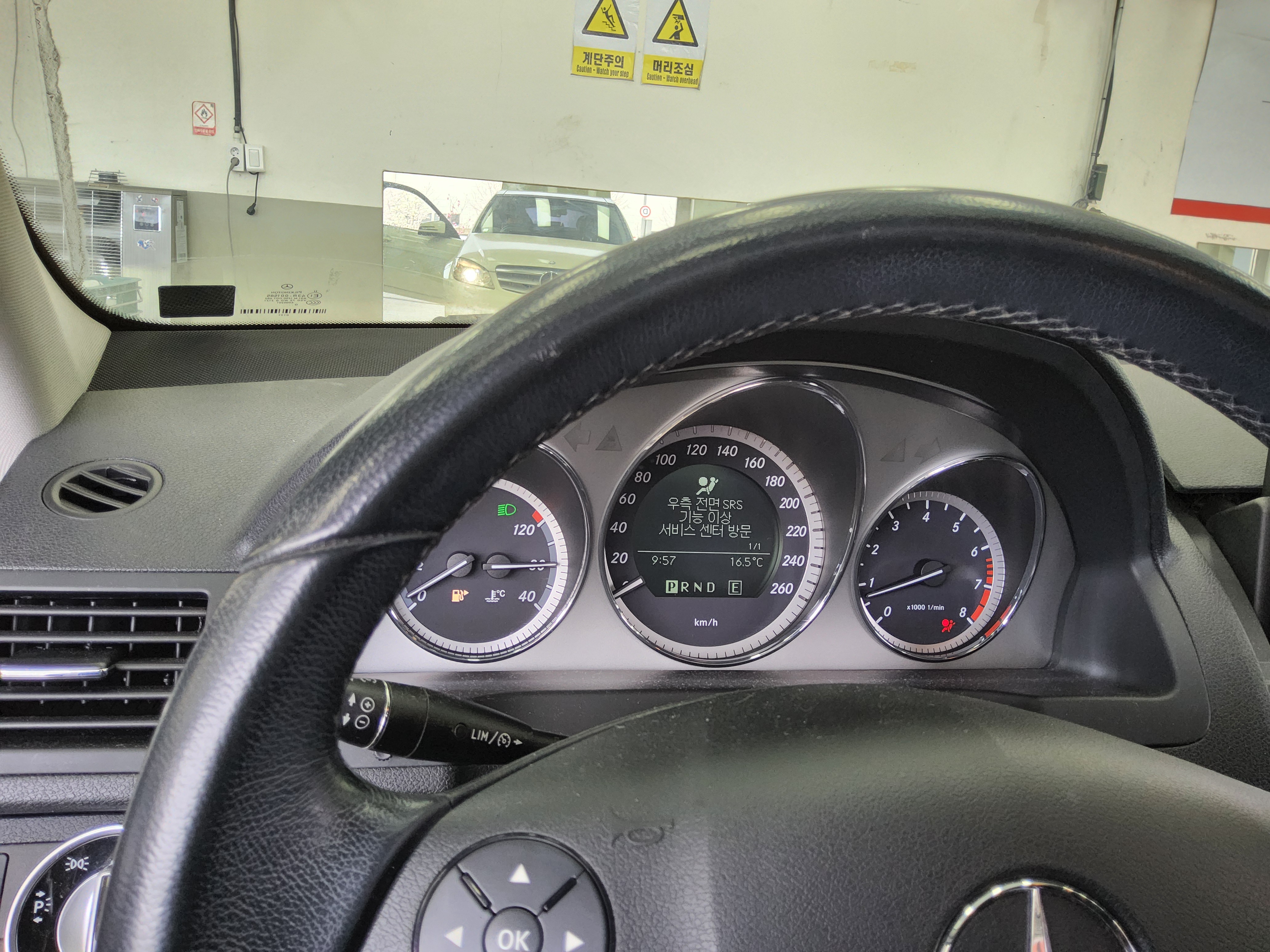 Mercedes-Benz C-Class 2011 - Image 18