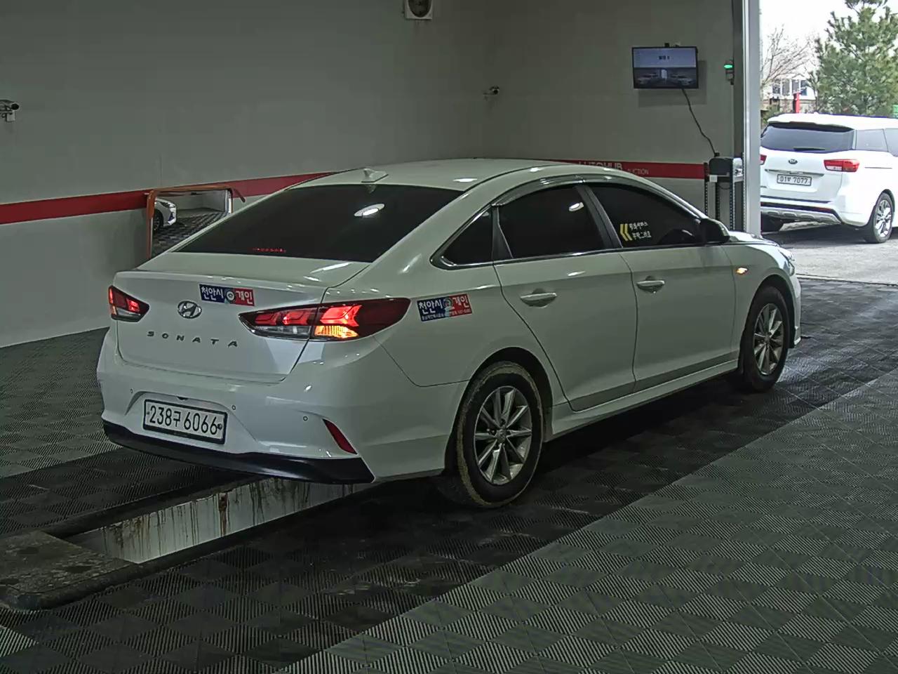Hyundai Sonata 2021 - Image 4