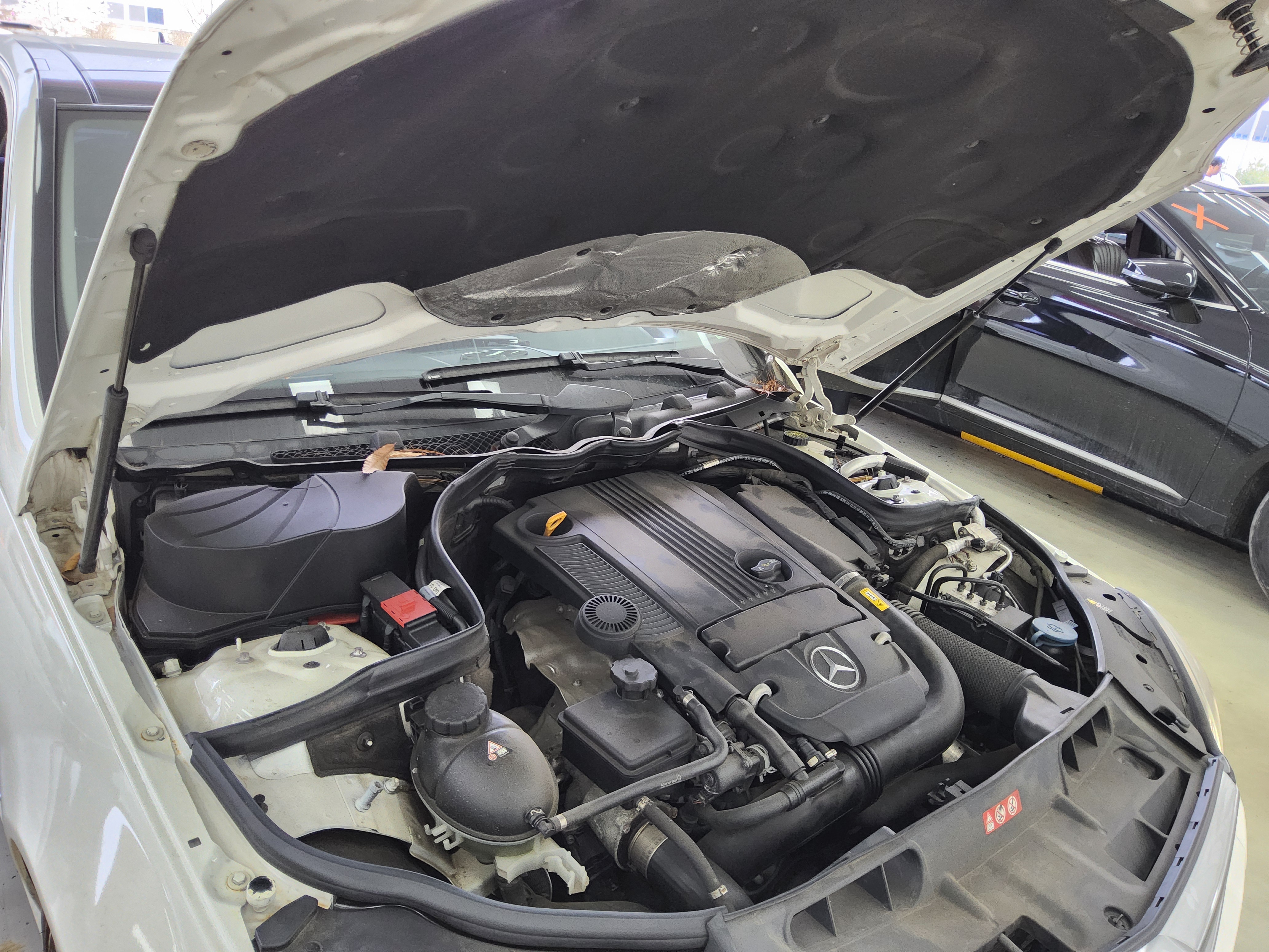 Mercedes-Benz C-Class 2011 - Image 20