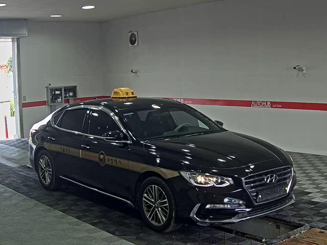 Hyundai Grandeur 2017 - Image 2