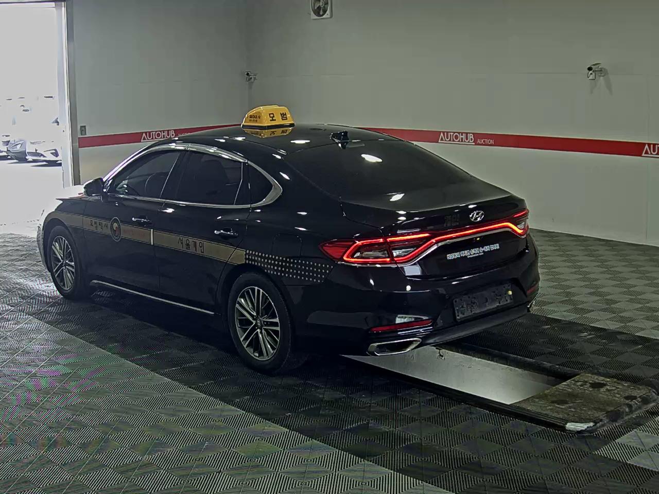 Hyundai Grandeur 2017 - Image 5