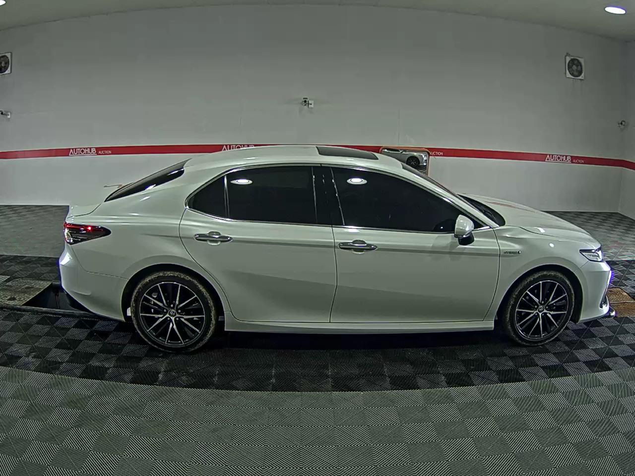 Toyota Camry - 3