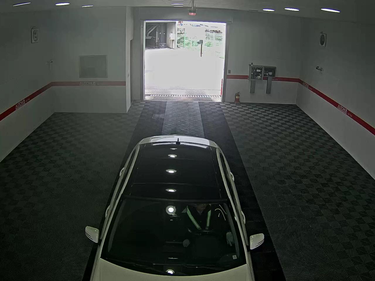 Mercedes-Benz C-Class 2011 - Image 6