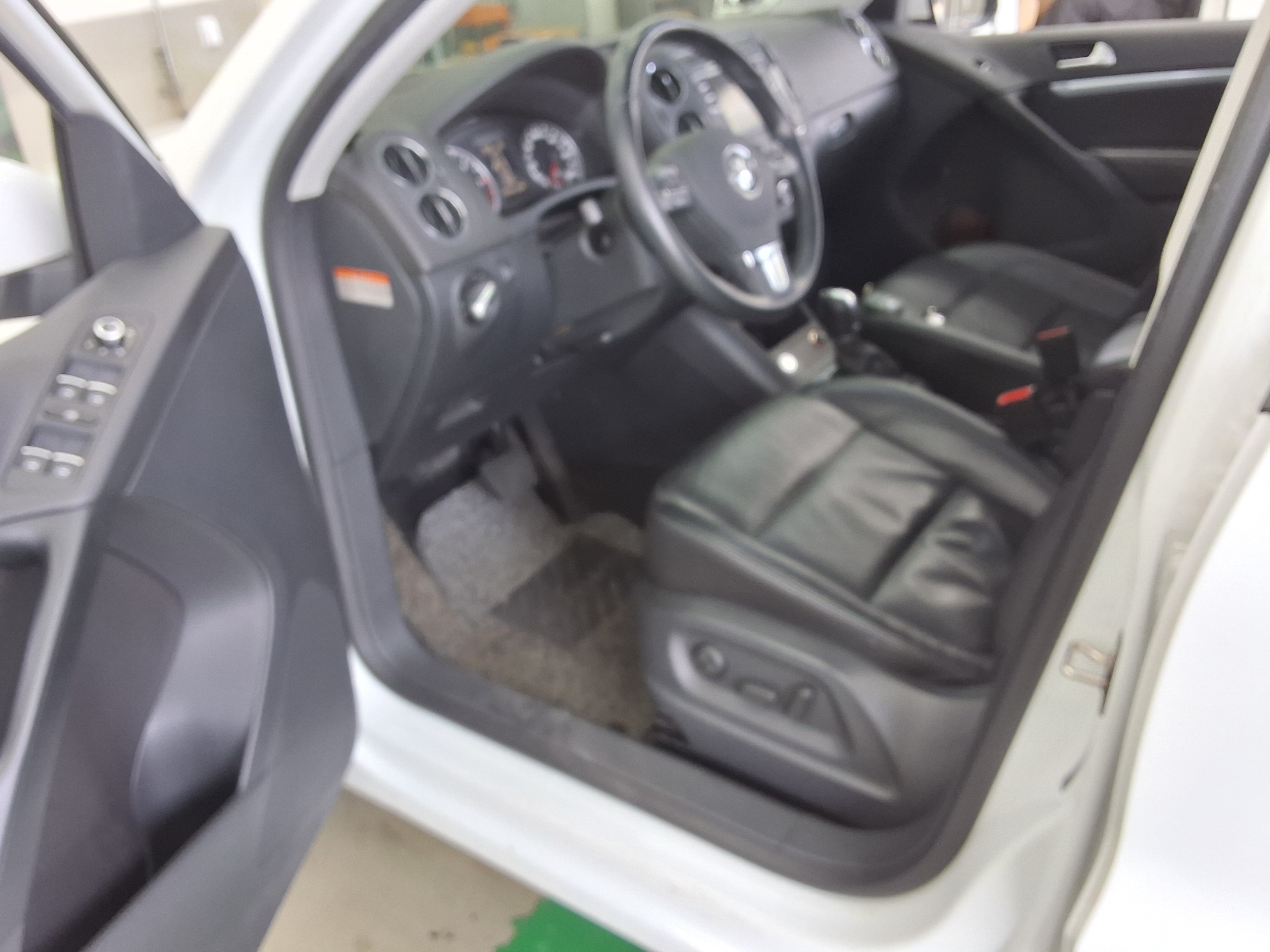 Volkswagen Tiguan 2015 - Image 9