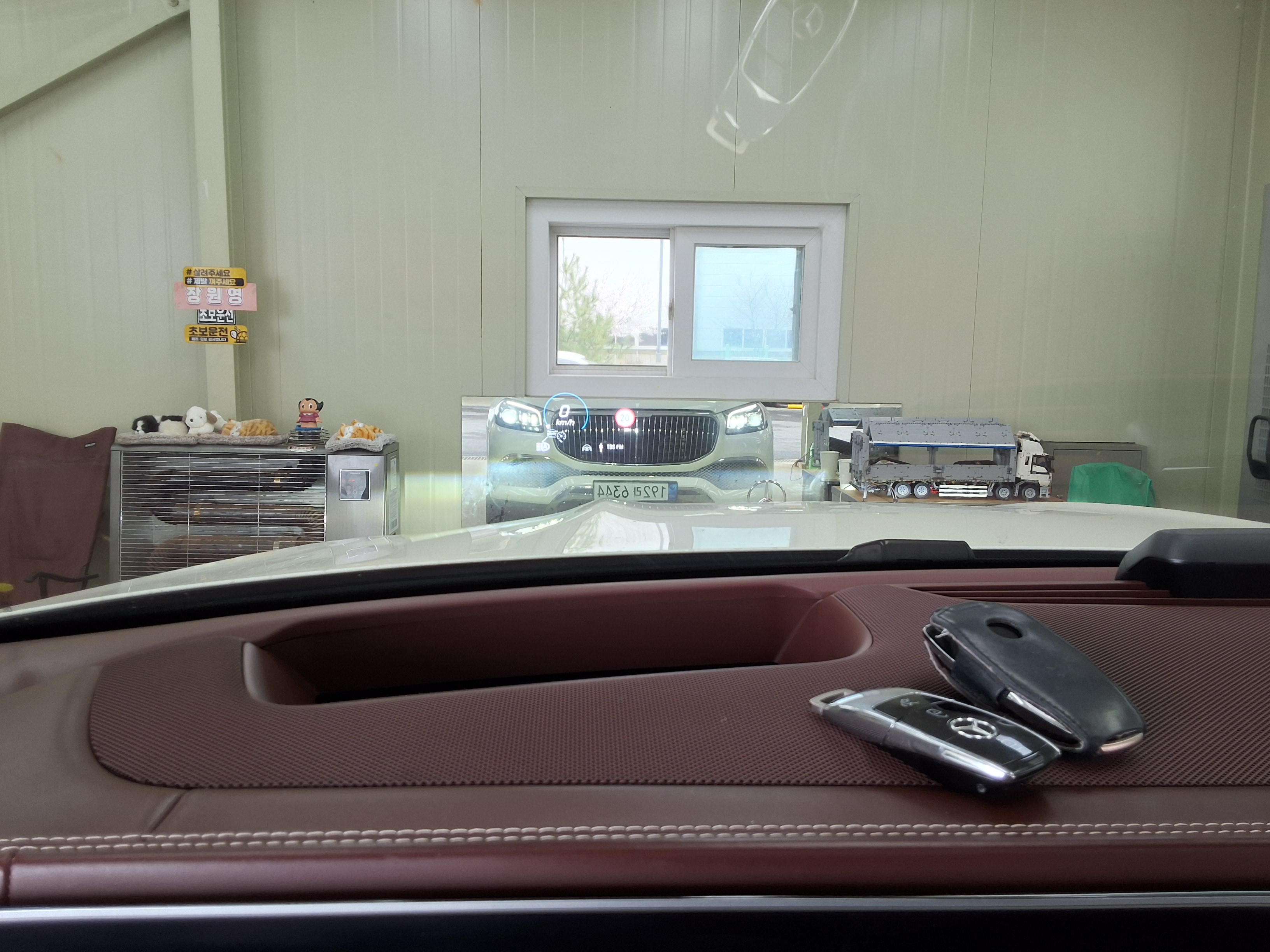 مرسيدس بنز مايباخ 2023 - صورة 16