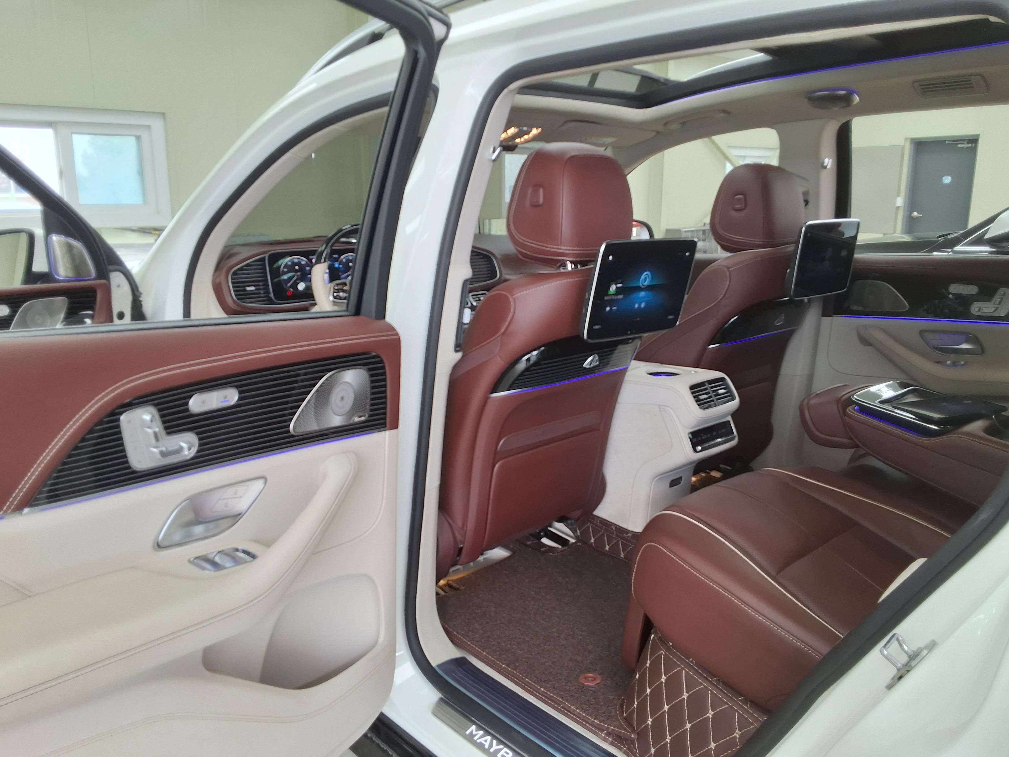 مرسيدس بنز مايباخ 2023 - صورة 11