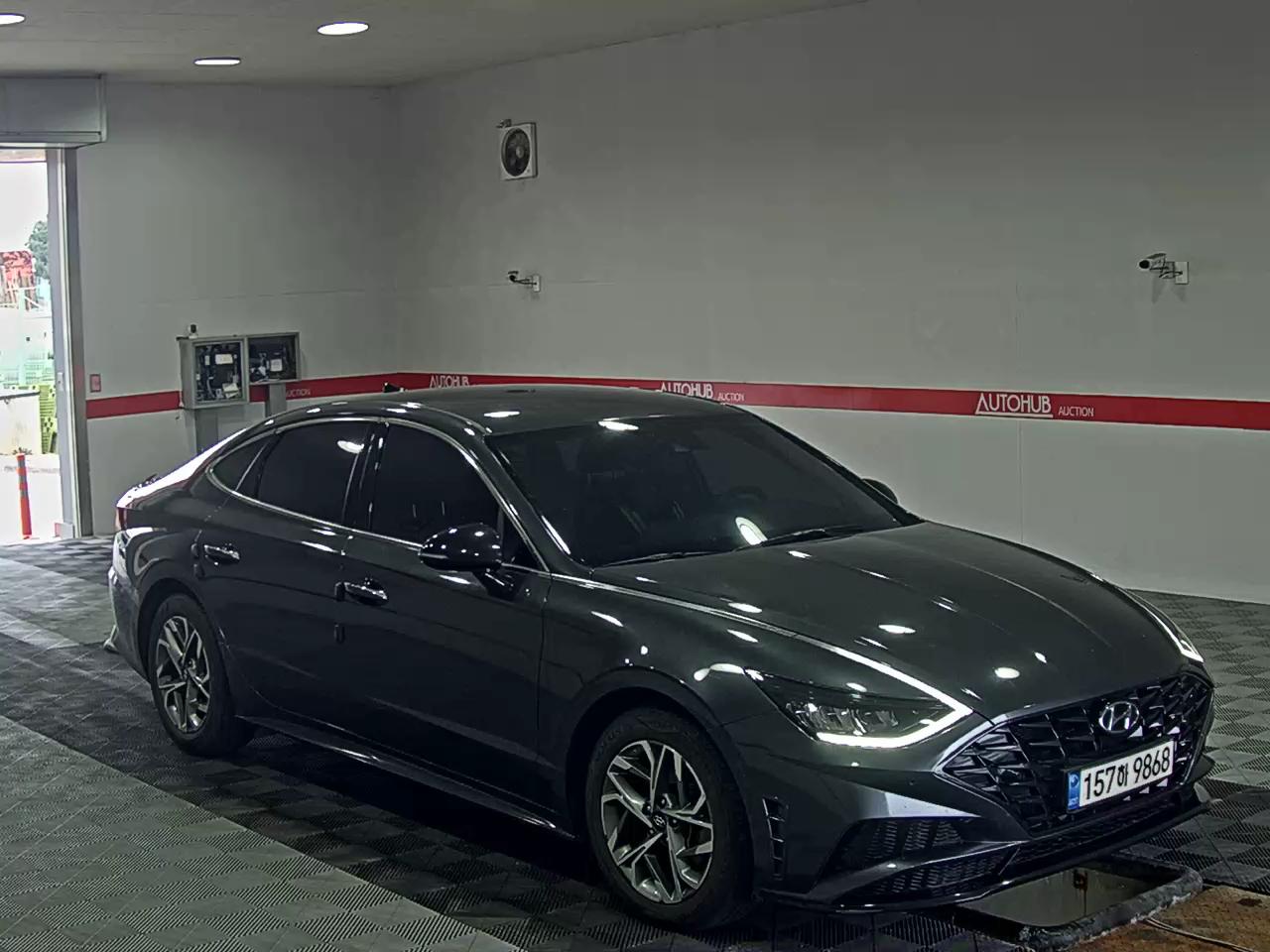 Hyundai Sonata 2022 - Image 2