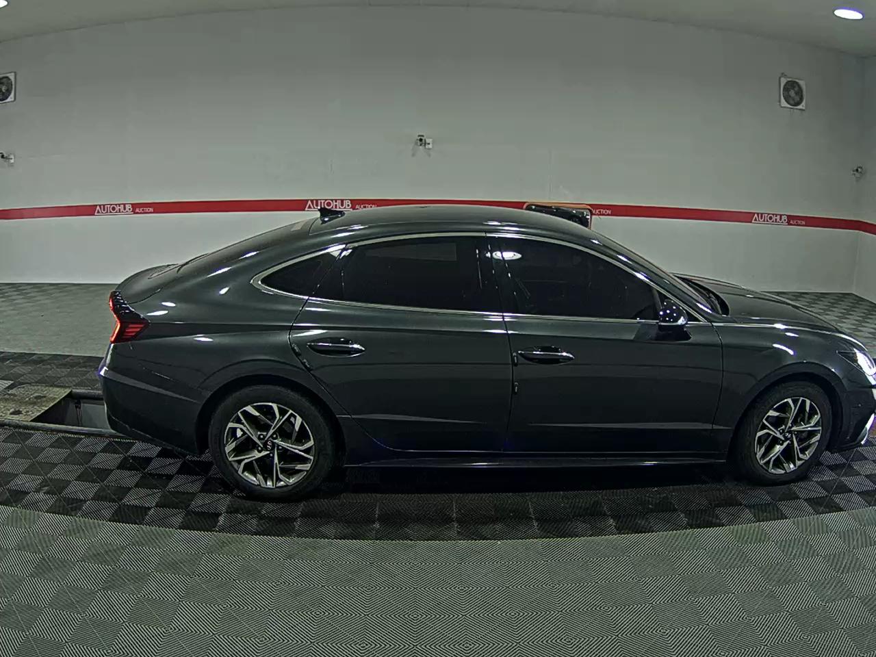 Hyundai Sonata 2022 - Image 3