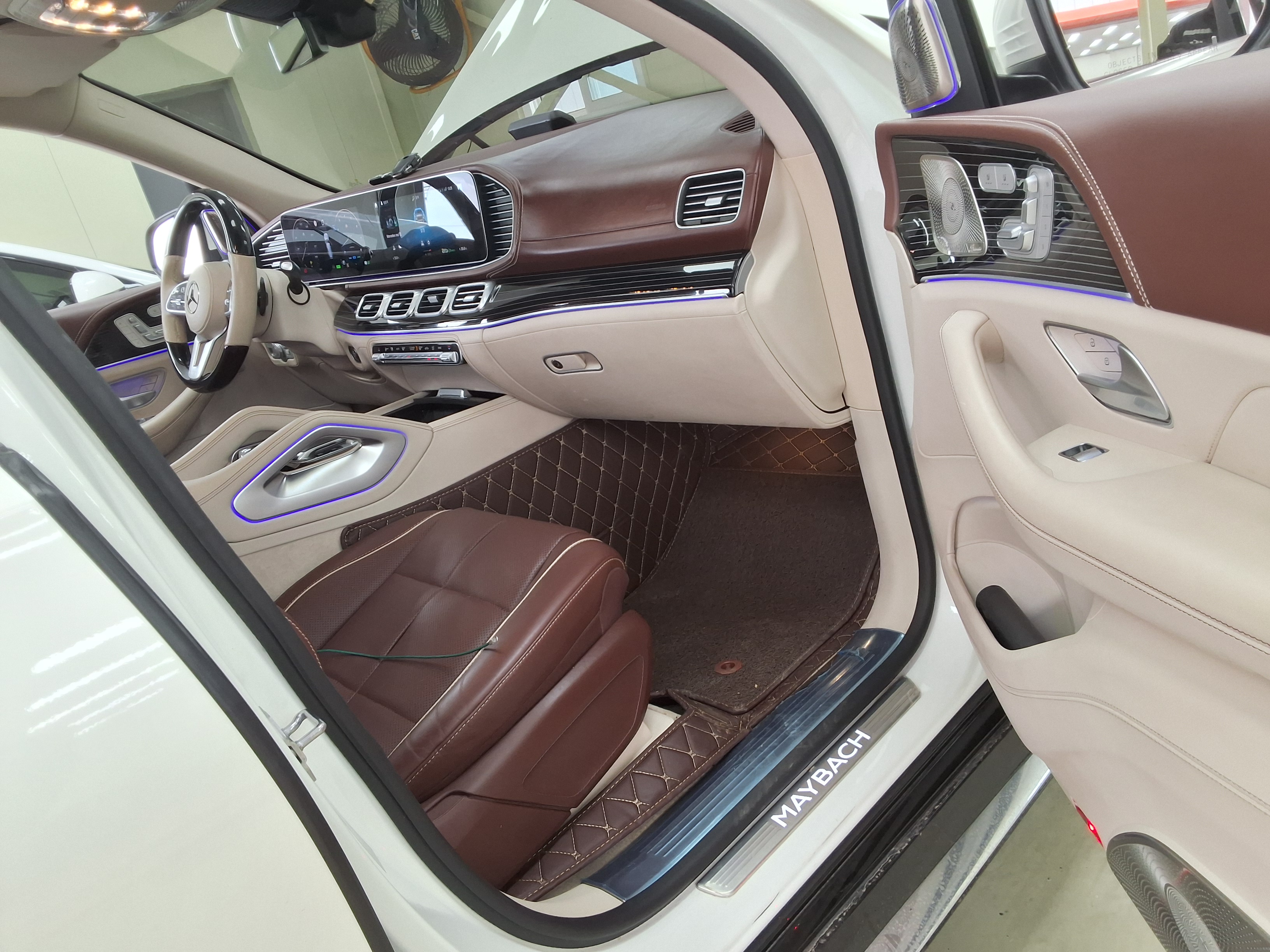 مرسيدس بنز مايباخ 2023 - صورة 13