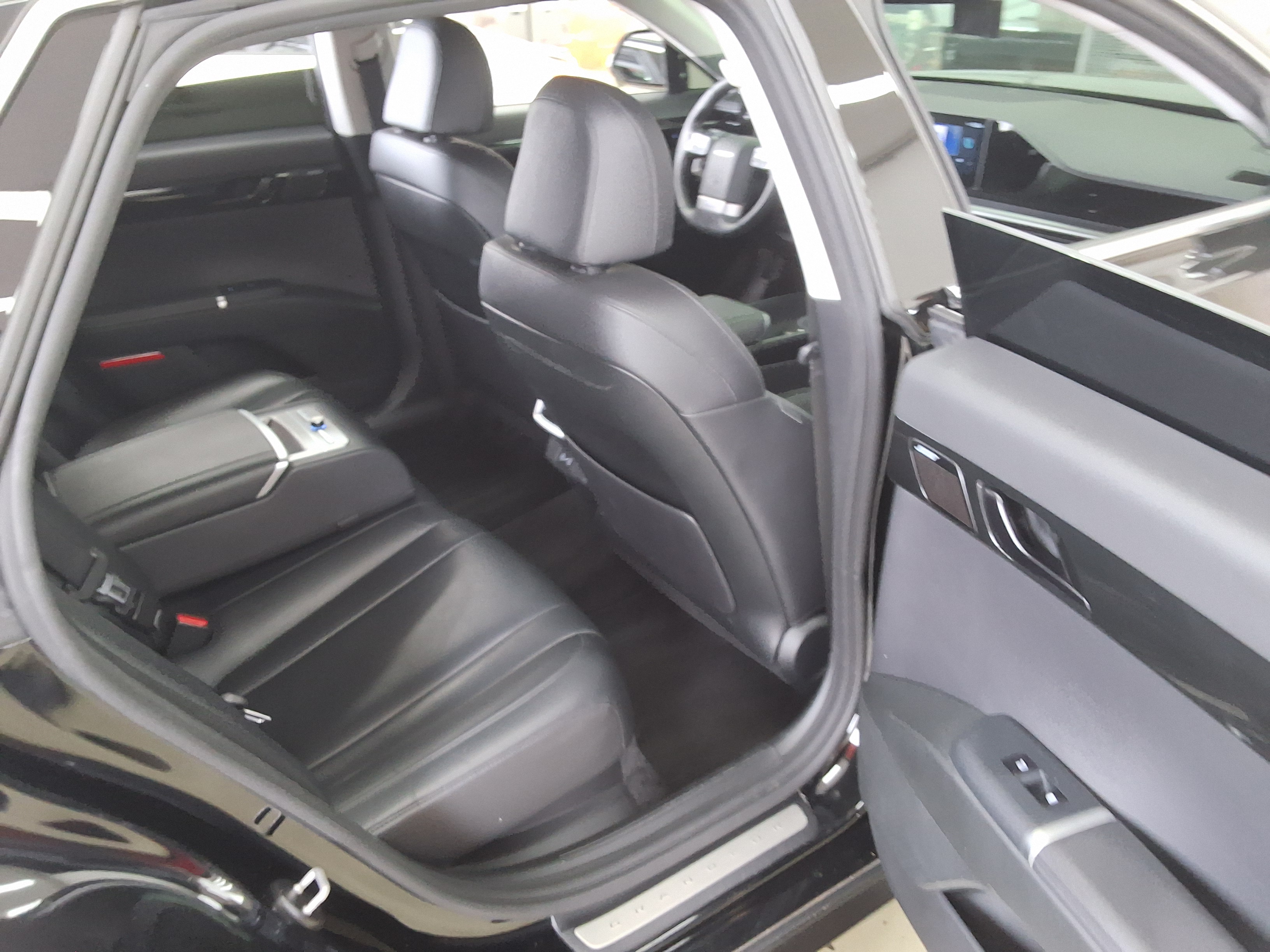 Hyundai Grandeur 2023 - Image 12