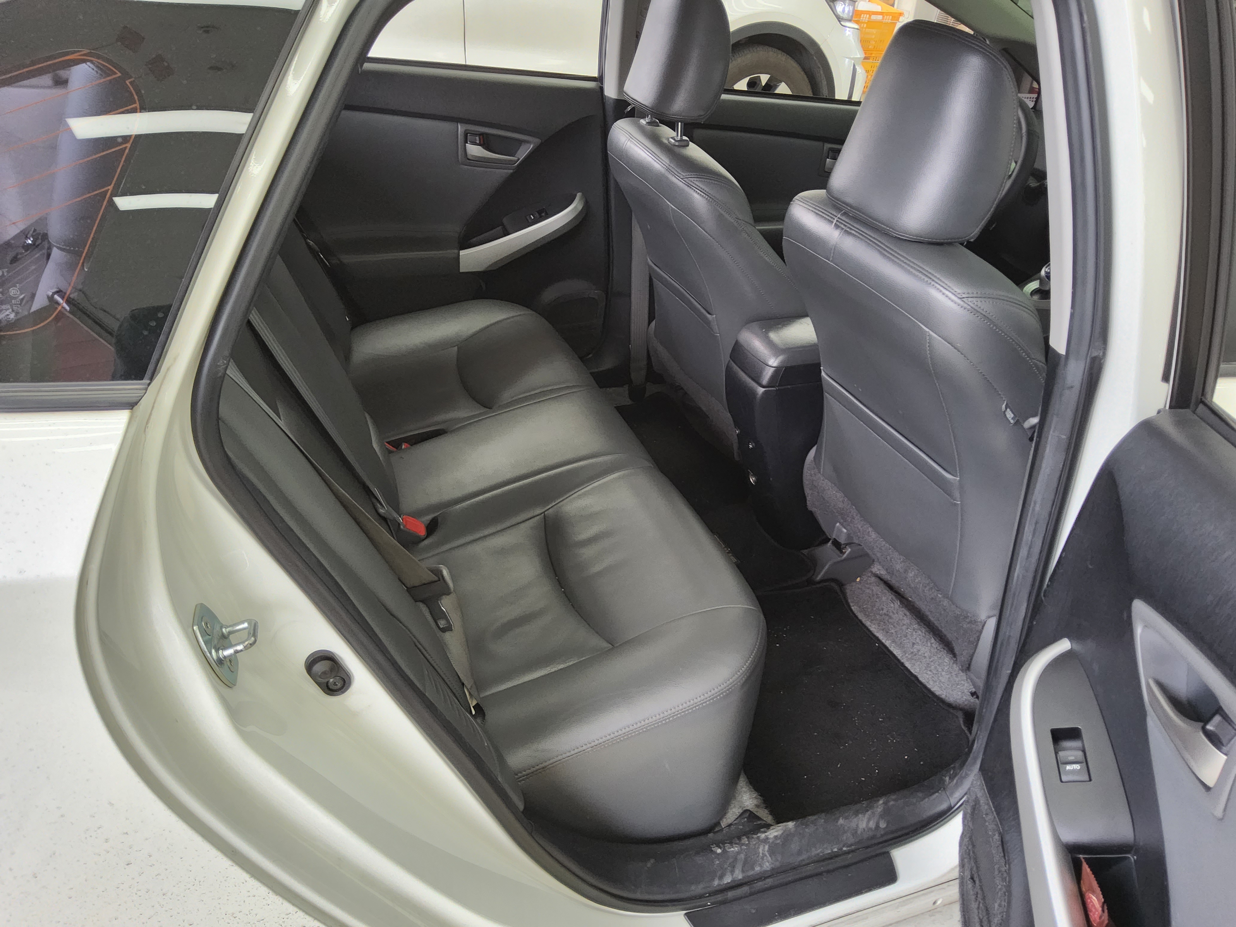 TOYOTA 프리우스 - 12