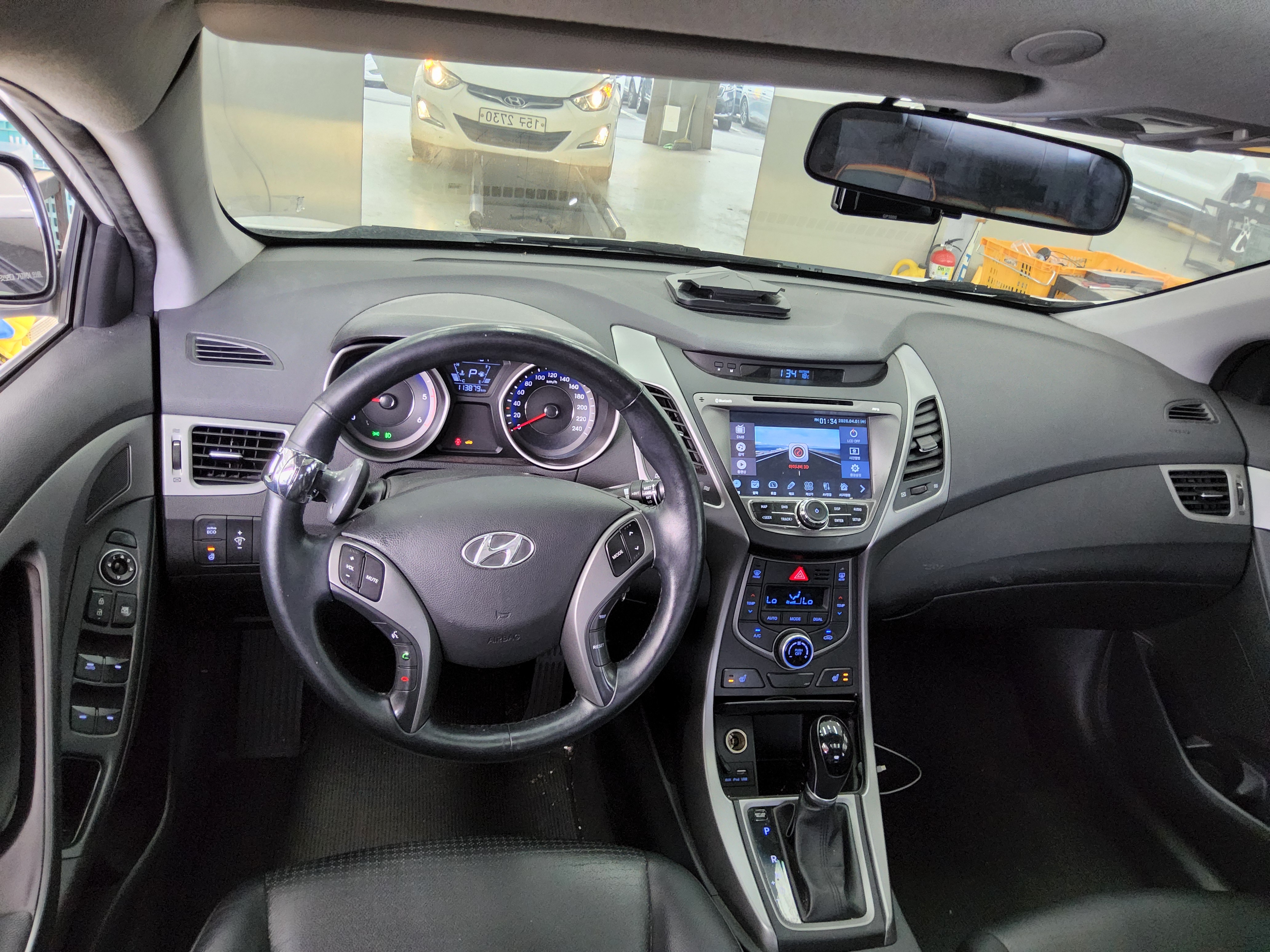 Hyundai Elantra 2014 - Image 10