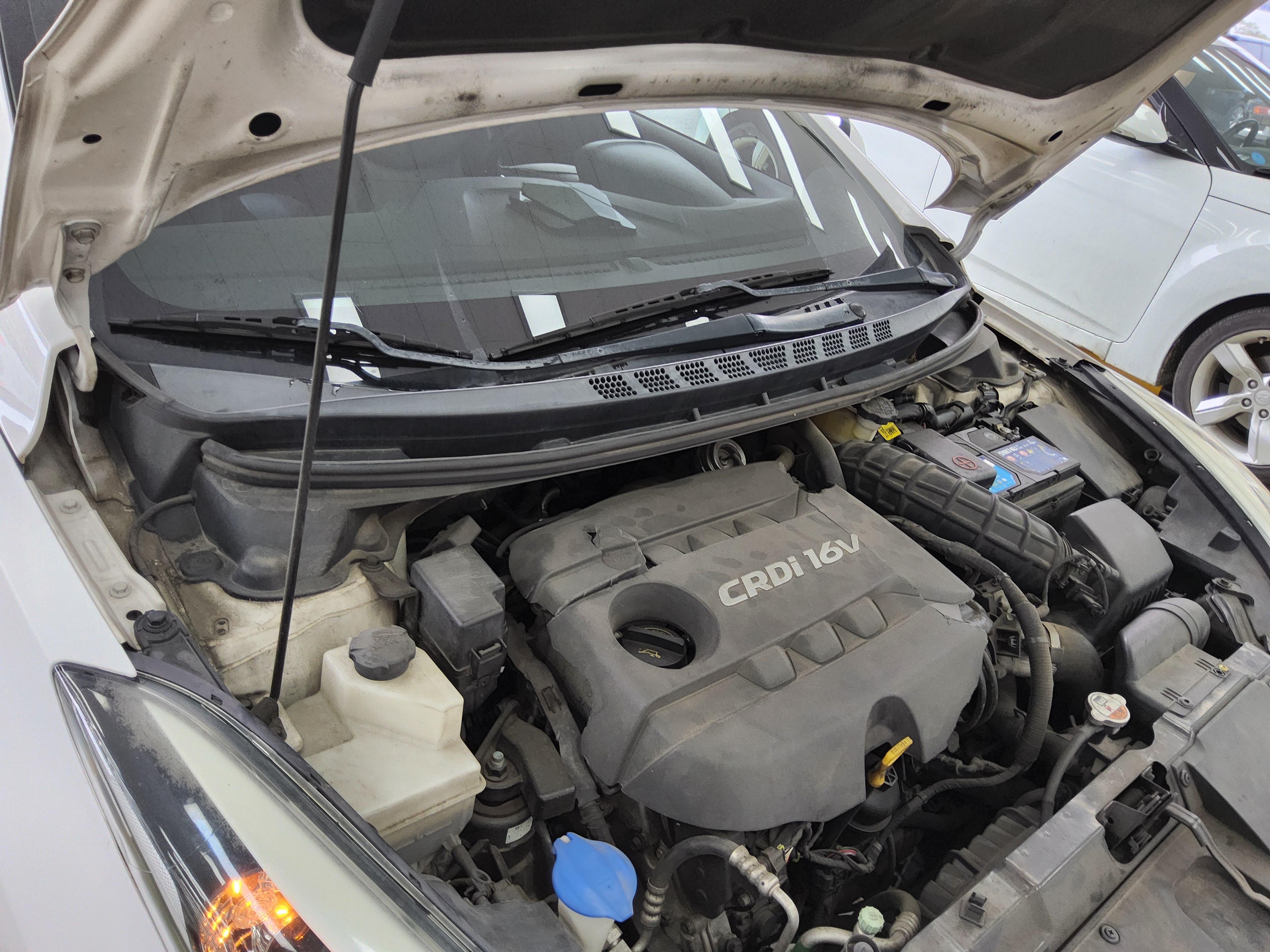 Hyundai Elantra 2014 - Image 18