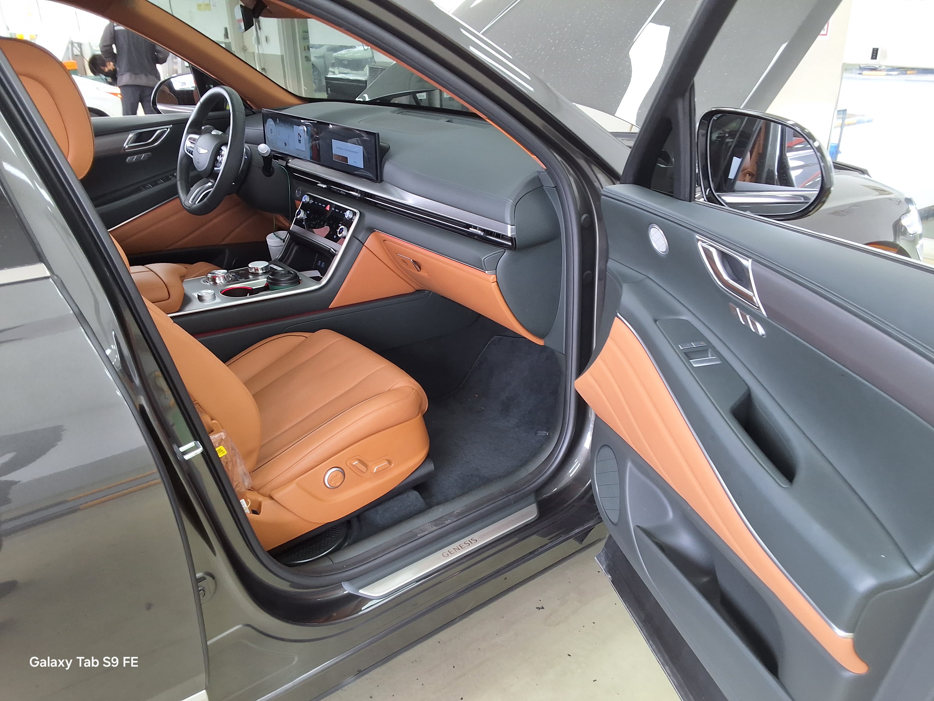Hyundai Genesis 2024 - Image 13