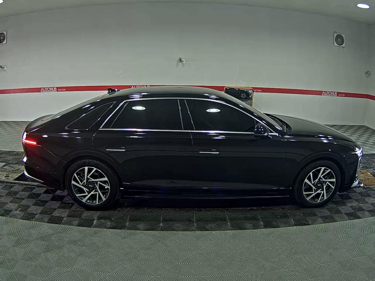 Hyundai Grandeur 2023 - Image 3