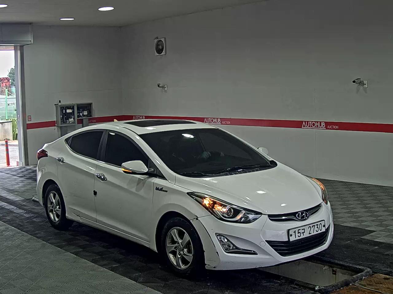 Hyundai Elantra 2014 - Image 2