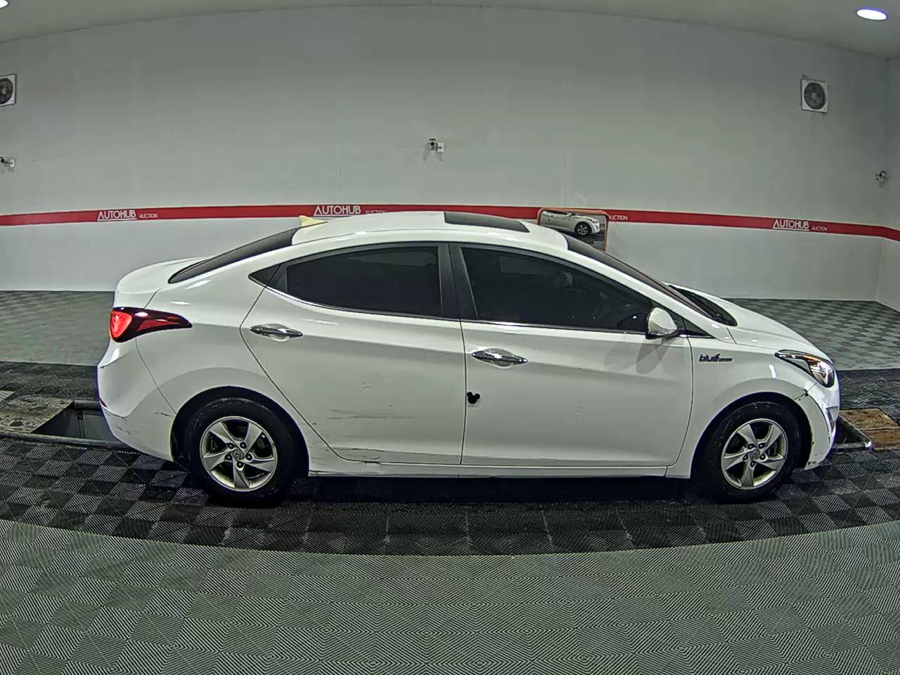 Hyundai Elantra 2014 - Image 3