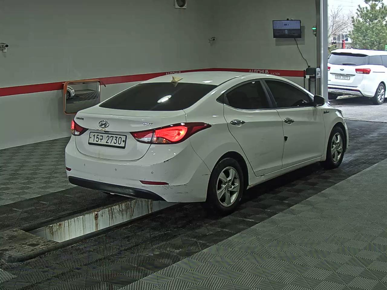 Hyundai Elantra 2014 - Image 4