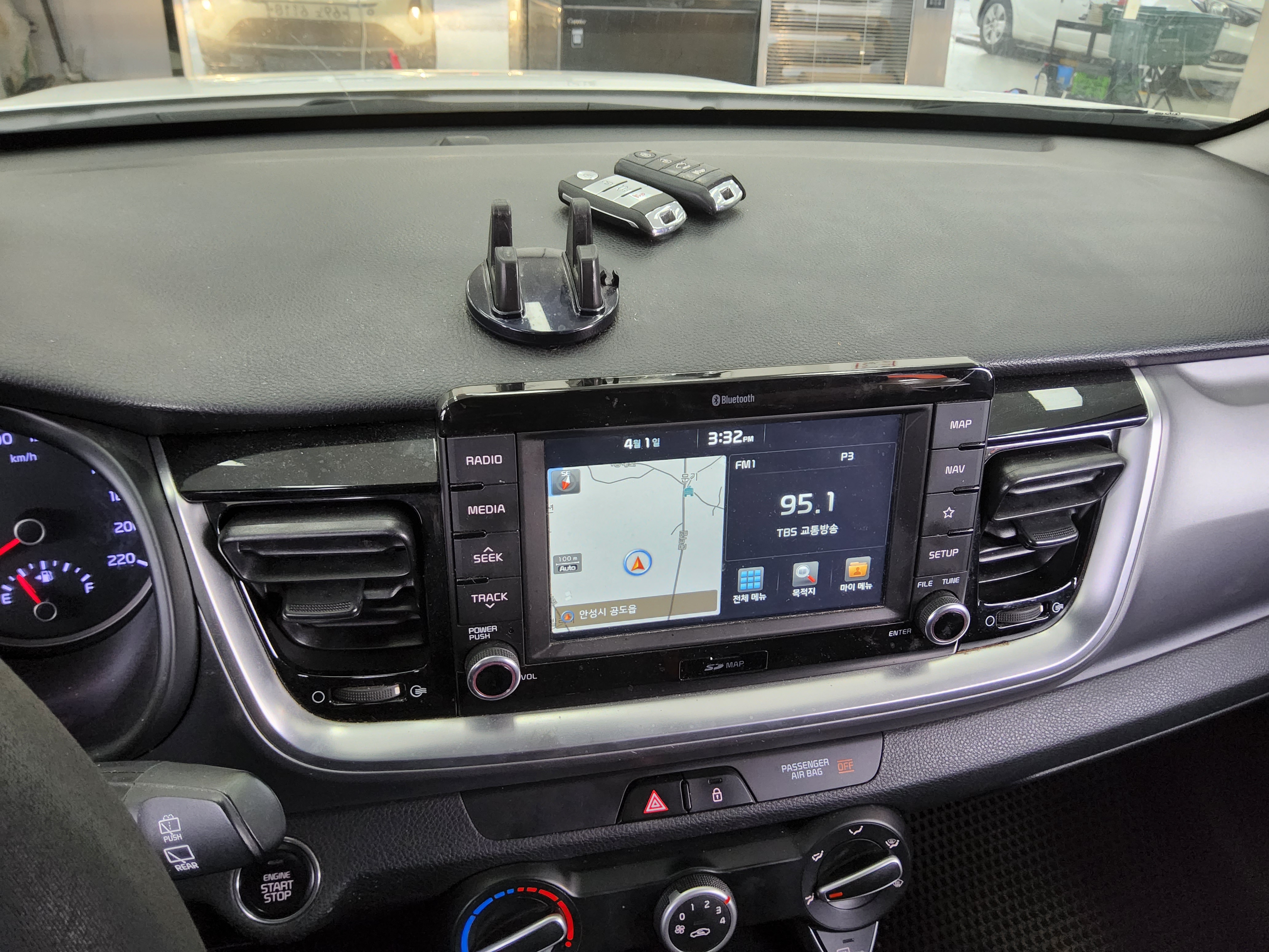 Kia Stonic 2018 - Image 17