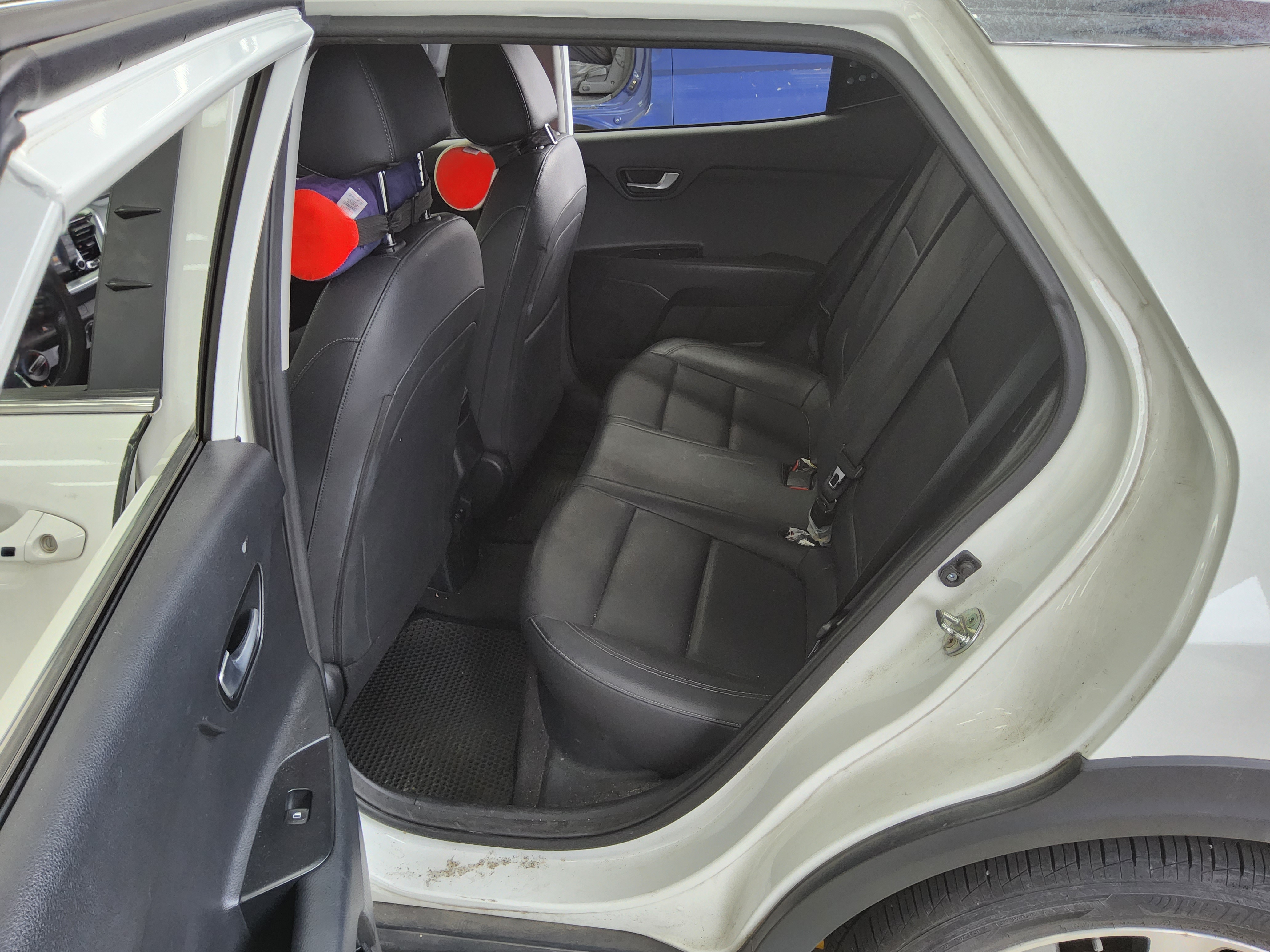 Kia Stonic 2018 - Image 11
