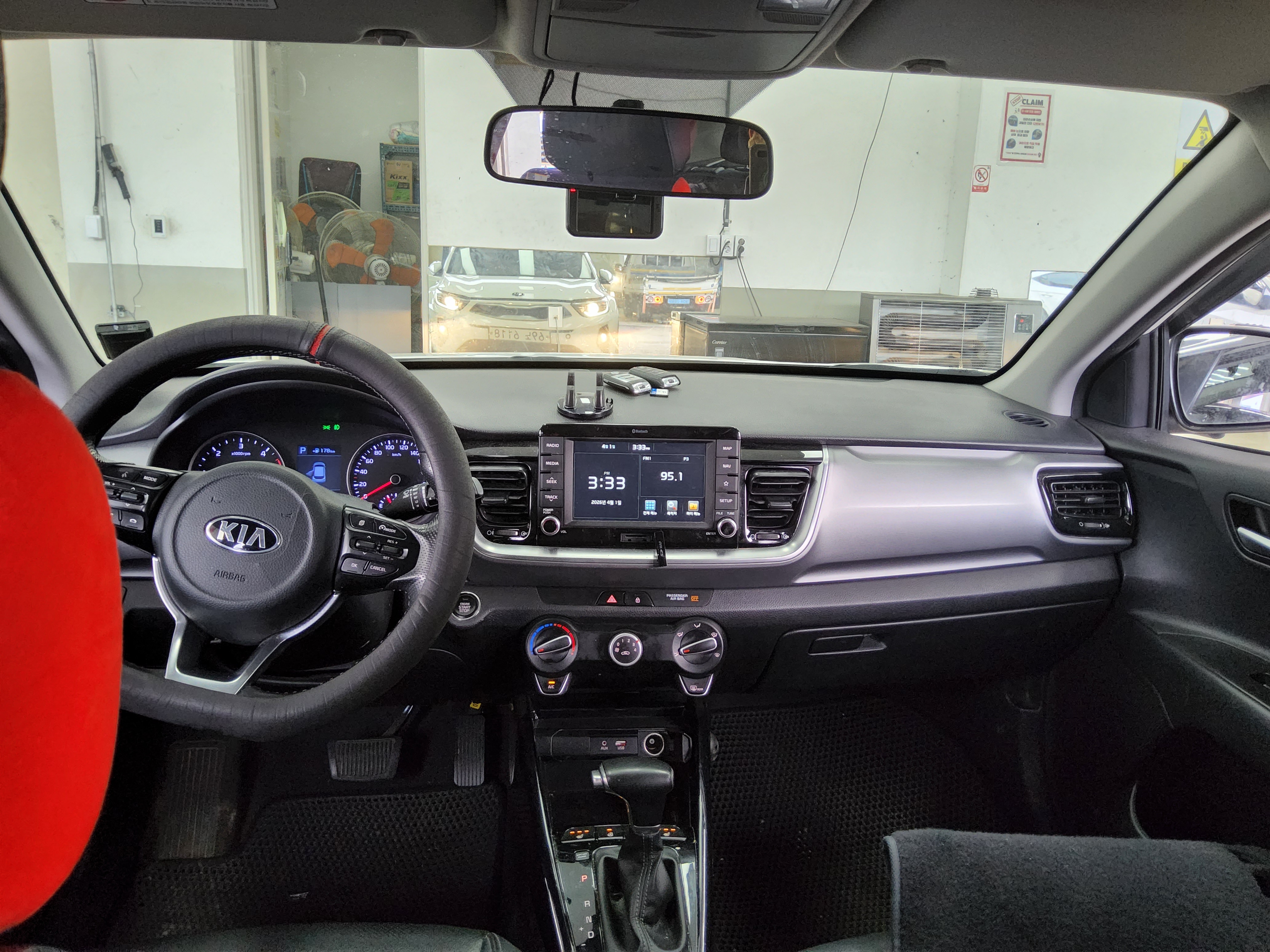 Kia Stonic 2018 - Image 10