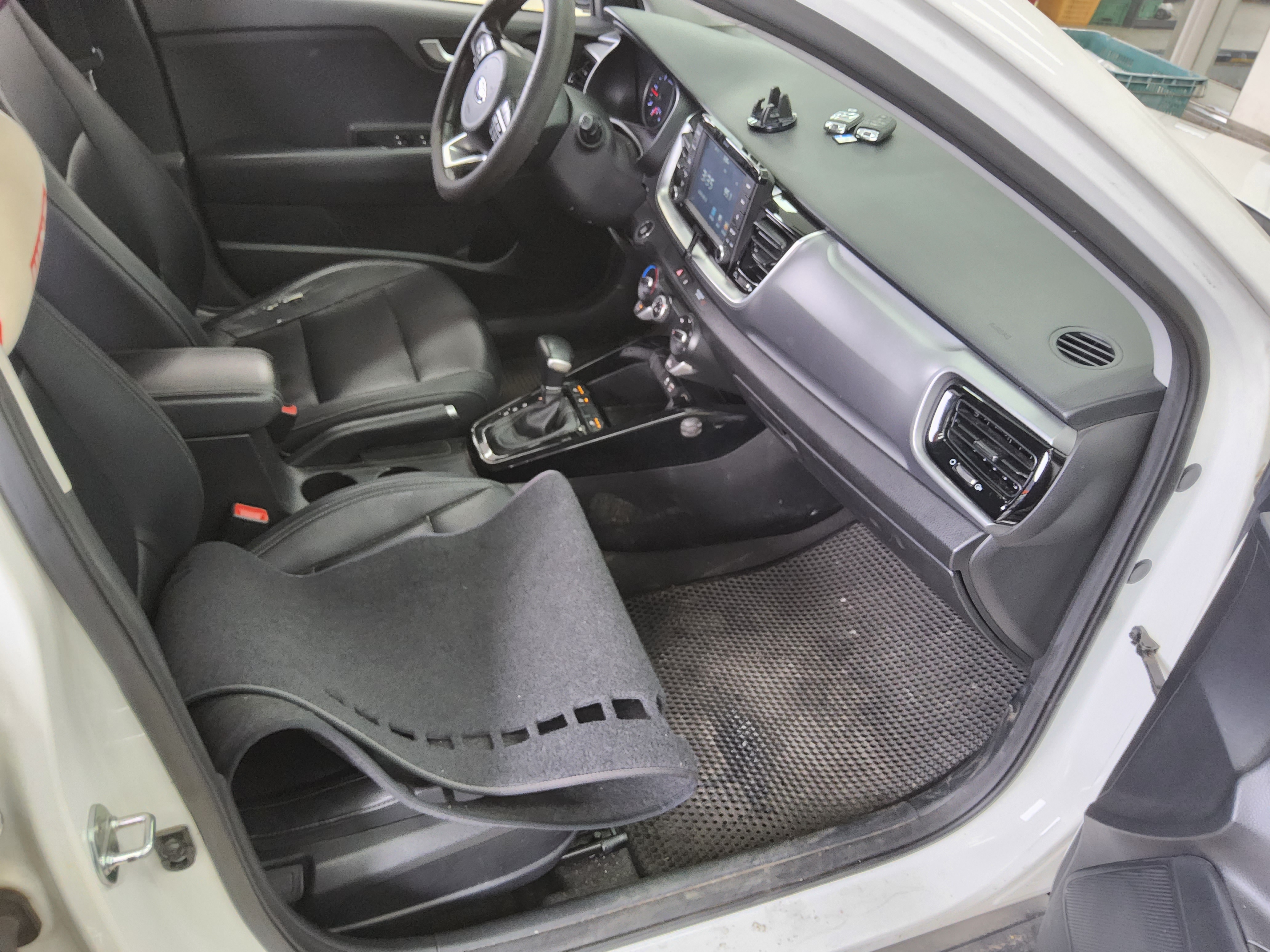 Kia Stonic 2018 - Image 13