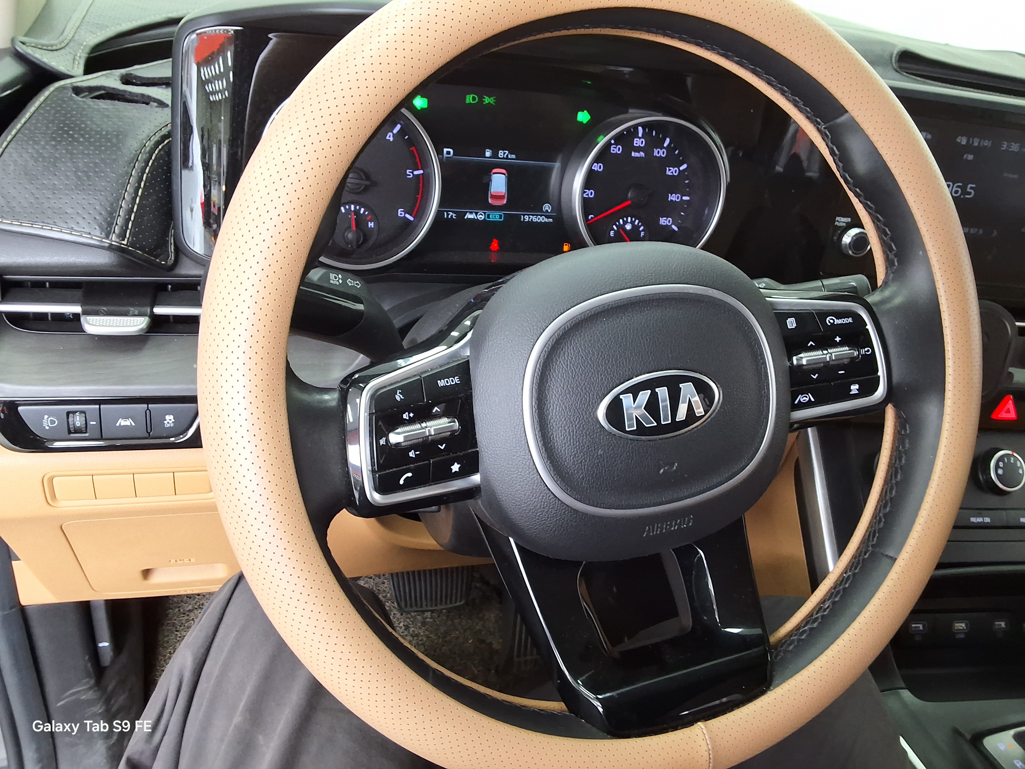 Kia SEDONA 2021 - Image 16