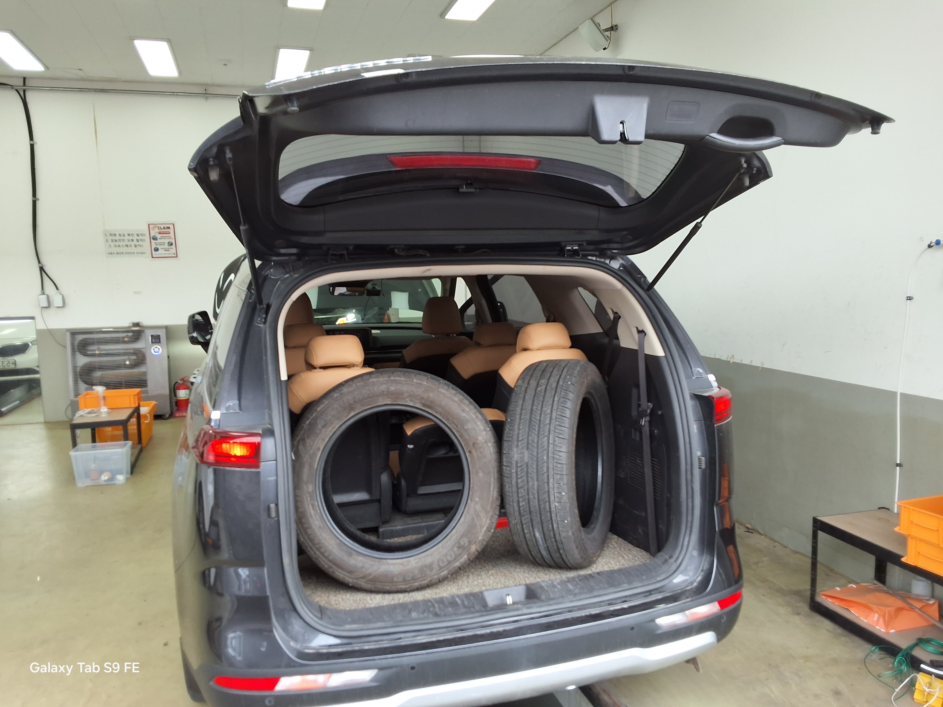 Kia SEDONA 2021 - Image 14