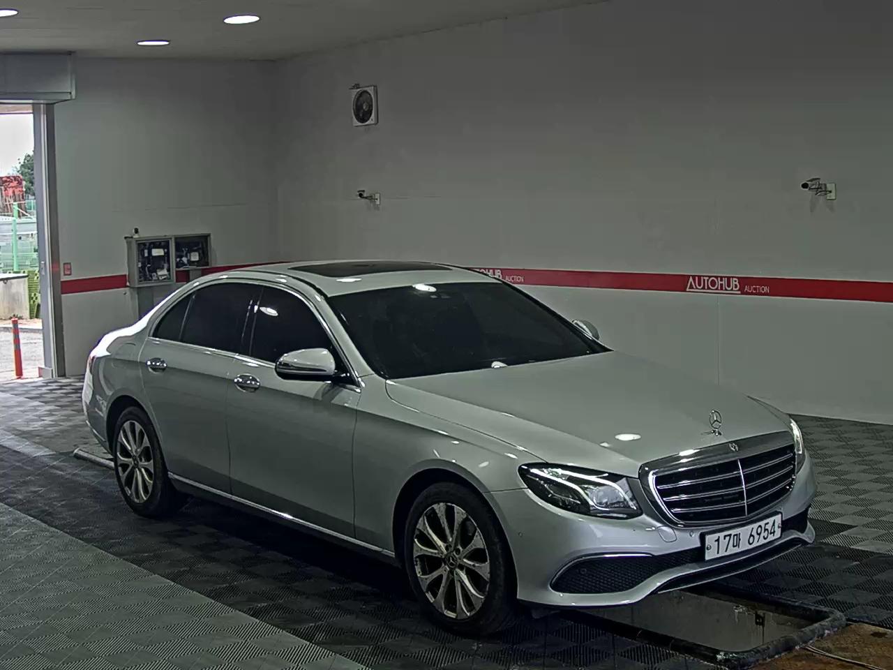 Mercedes-Benz E-Class 2019 - Image 2