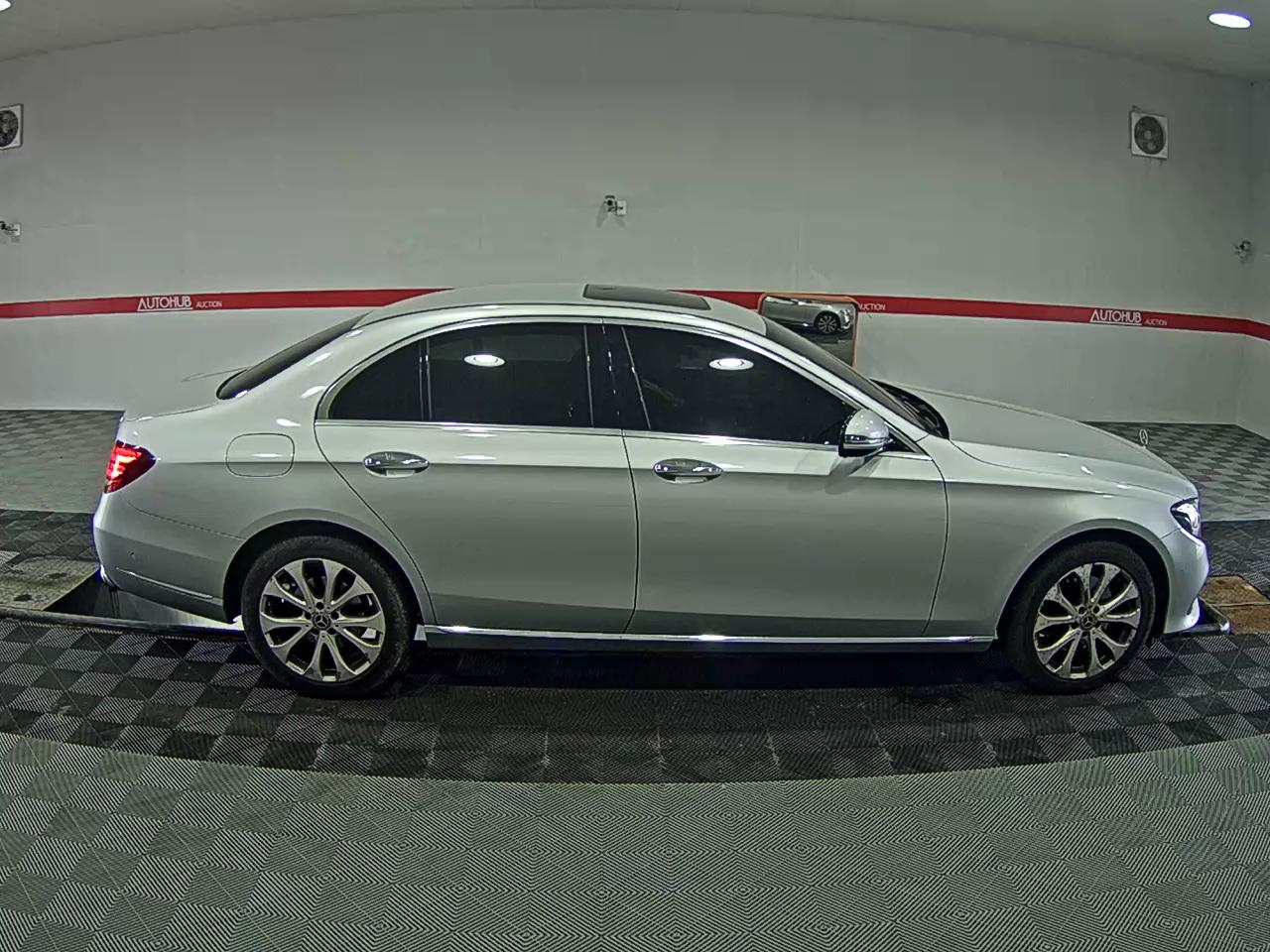Mercedes-Benz E-Class 2019 - Image 3