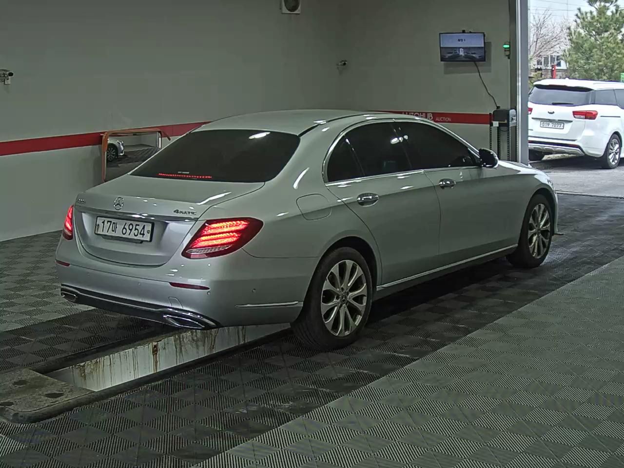 Mercedes-Benz E-Class 2019 - Image 4