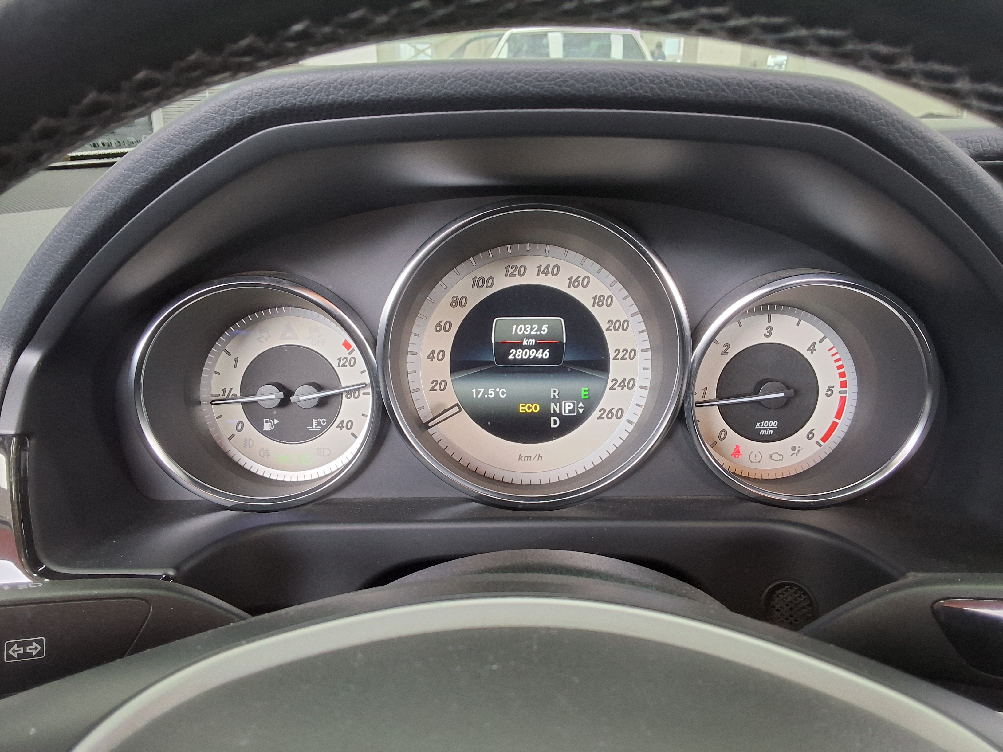 Mercedes-Benz E-Class - 8