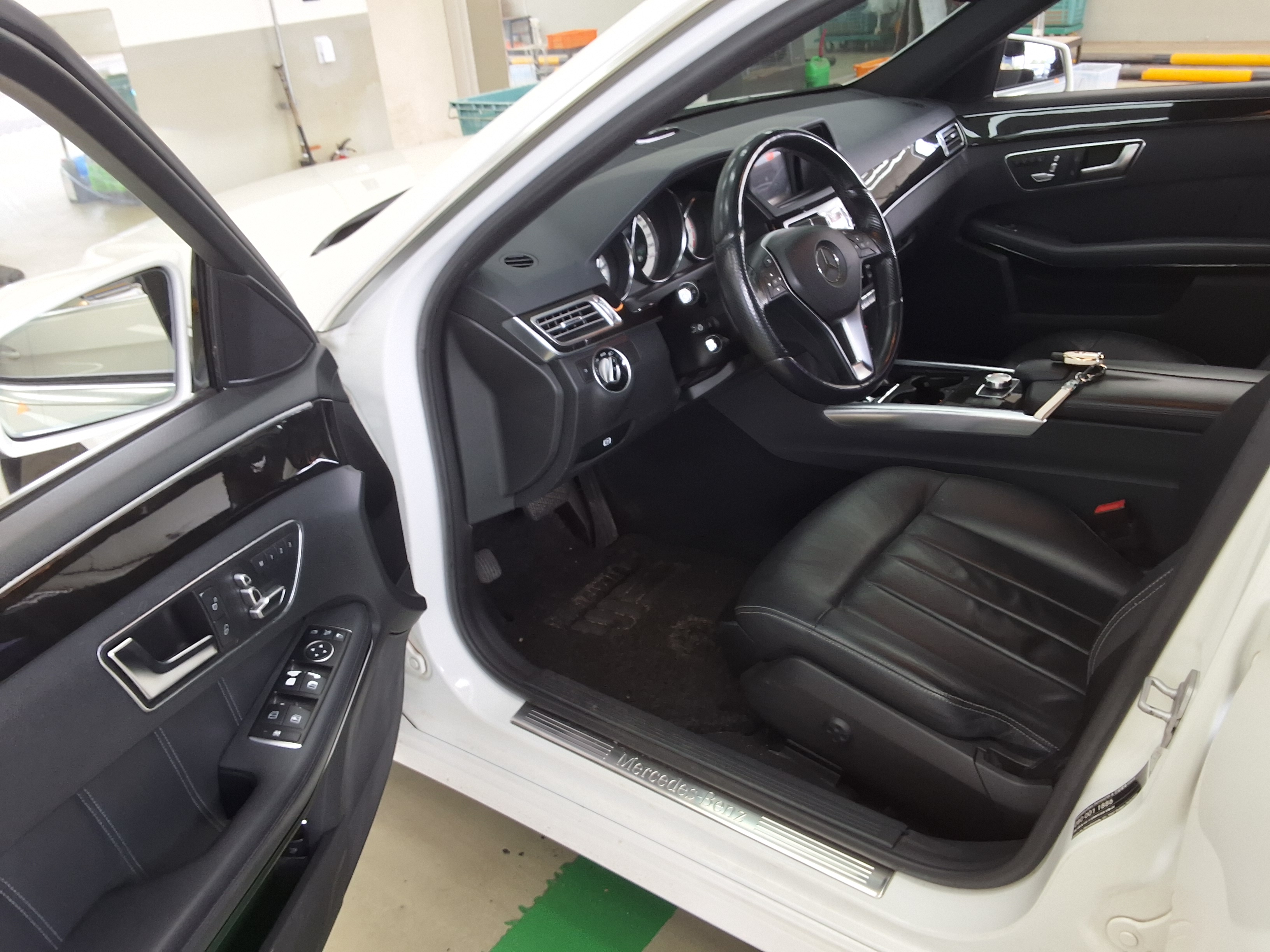 Mercedes-Benz E-Class - 9