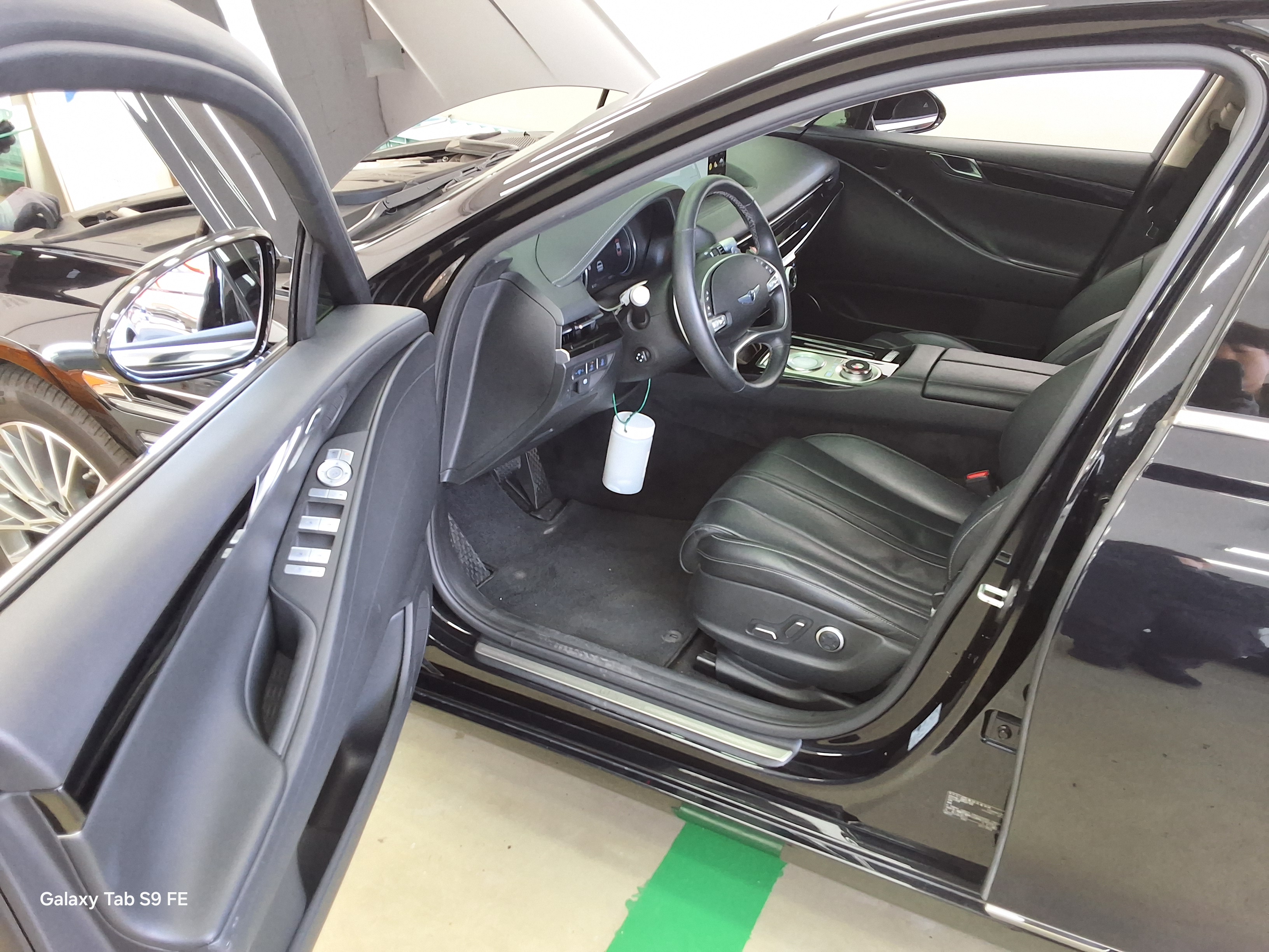 Hyundai Genesis 2022 - Image 9