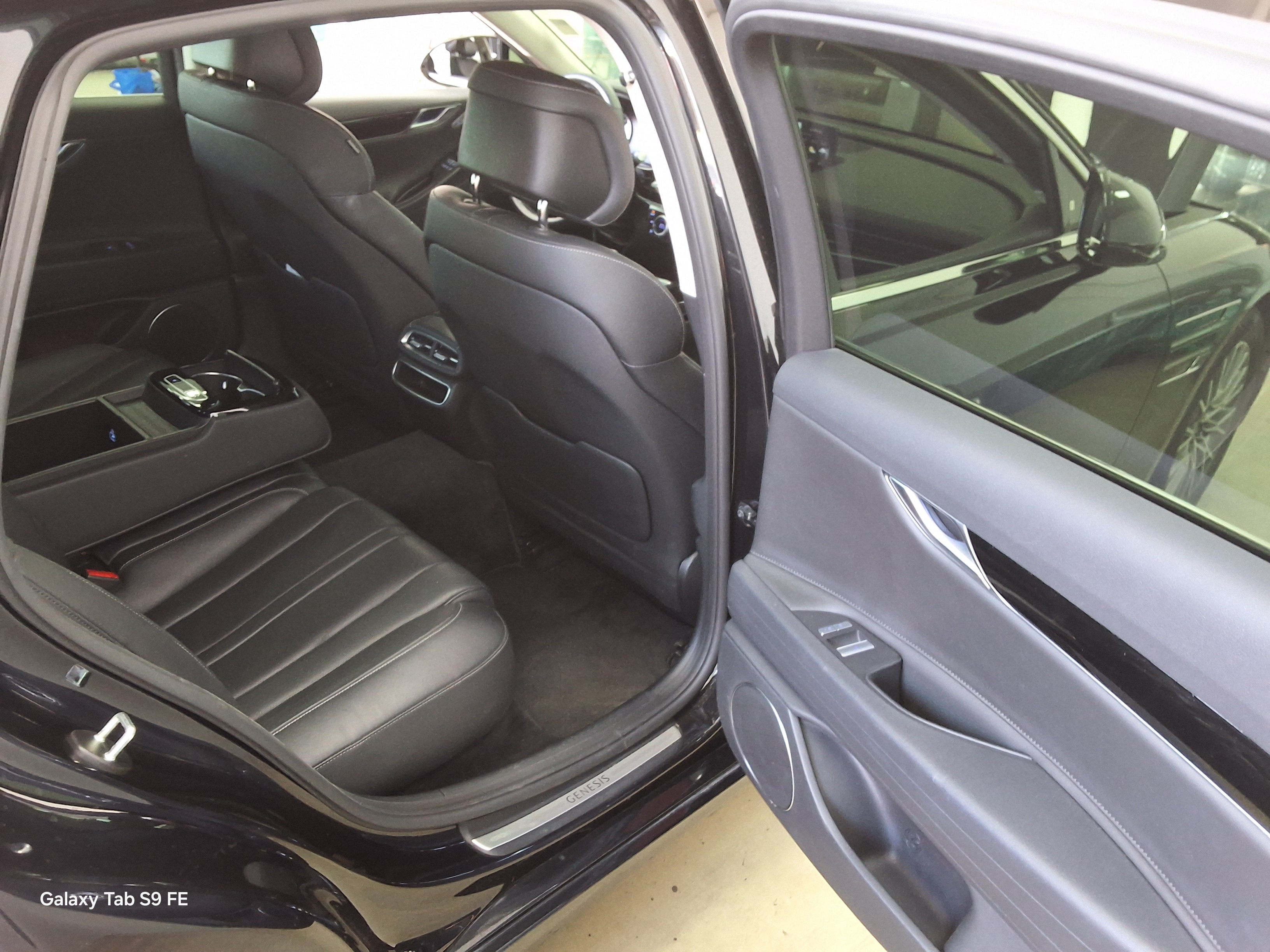 Hyundai Genesis 2022 - Image 12