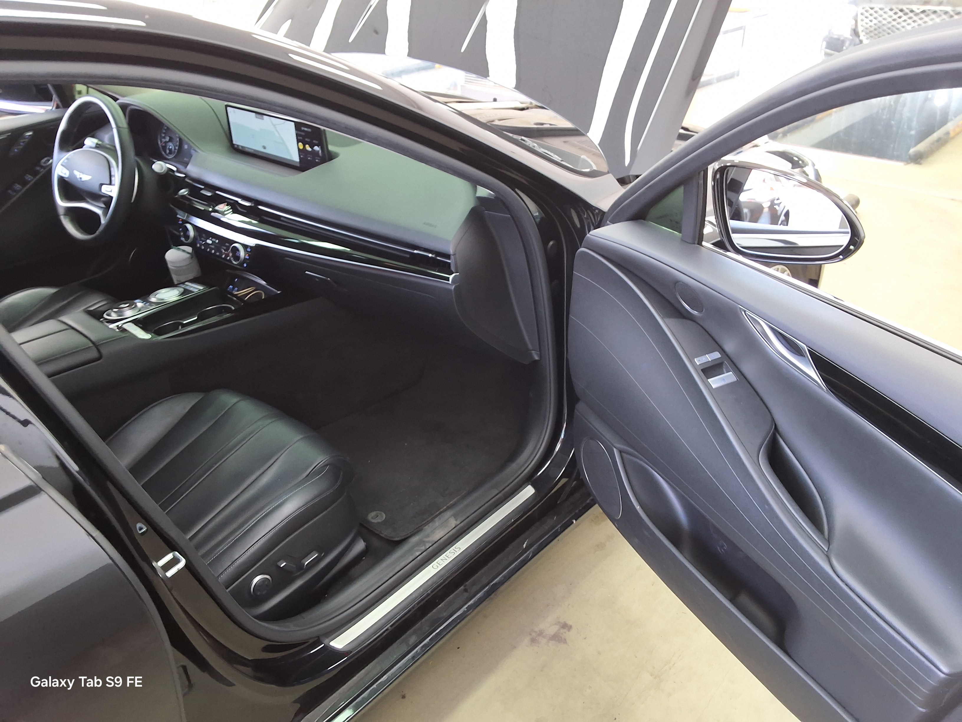 Hyundai Genesis 2022 - Image 13