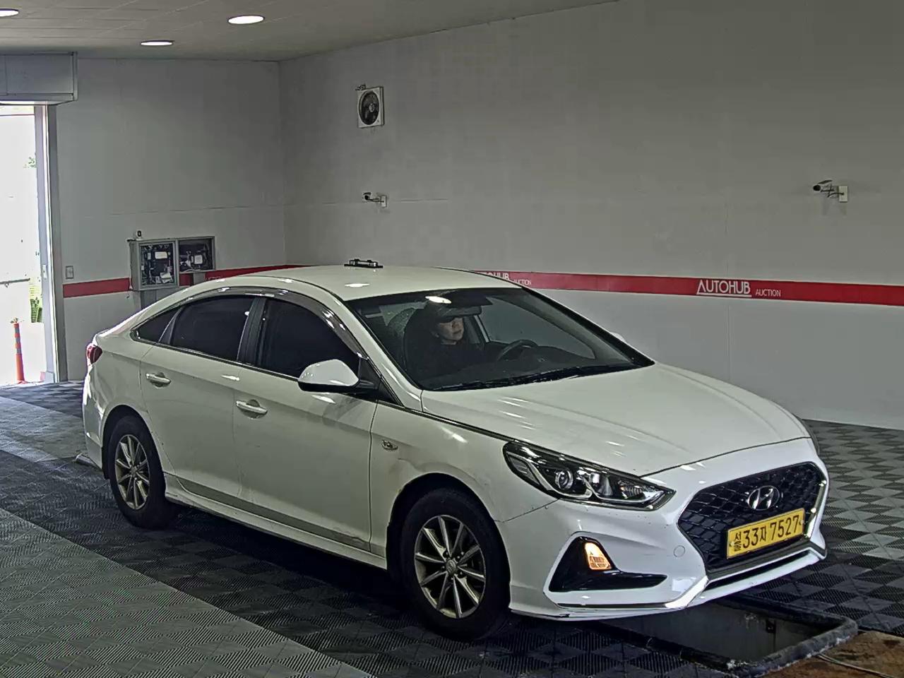 Hyundai Sonata 2020 - Image 2