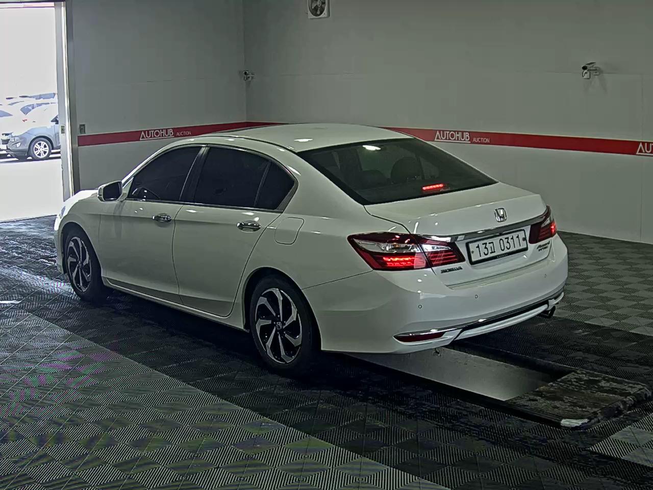 هوندا أكورد - 5